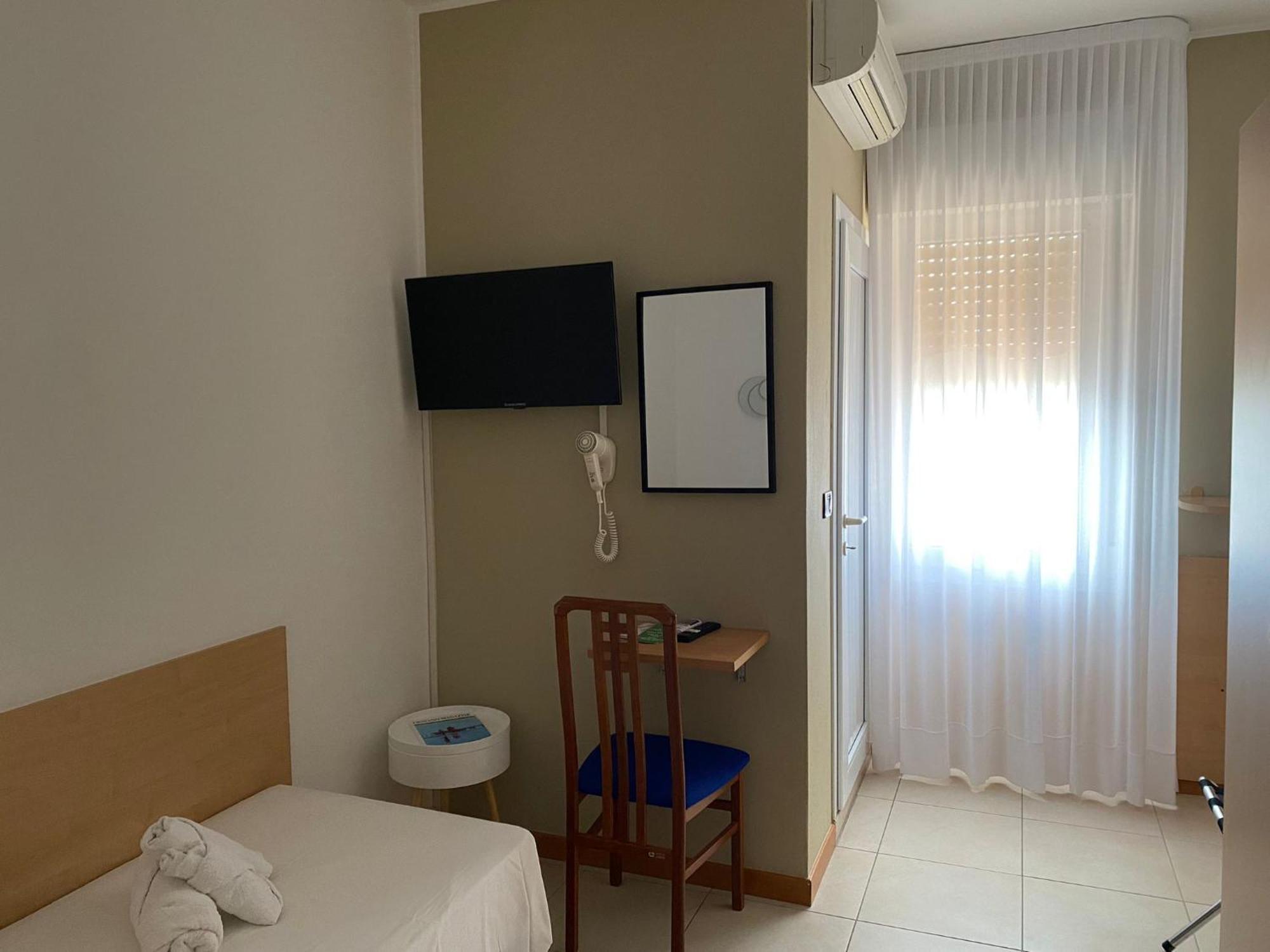Economy Single Room