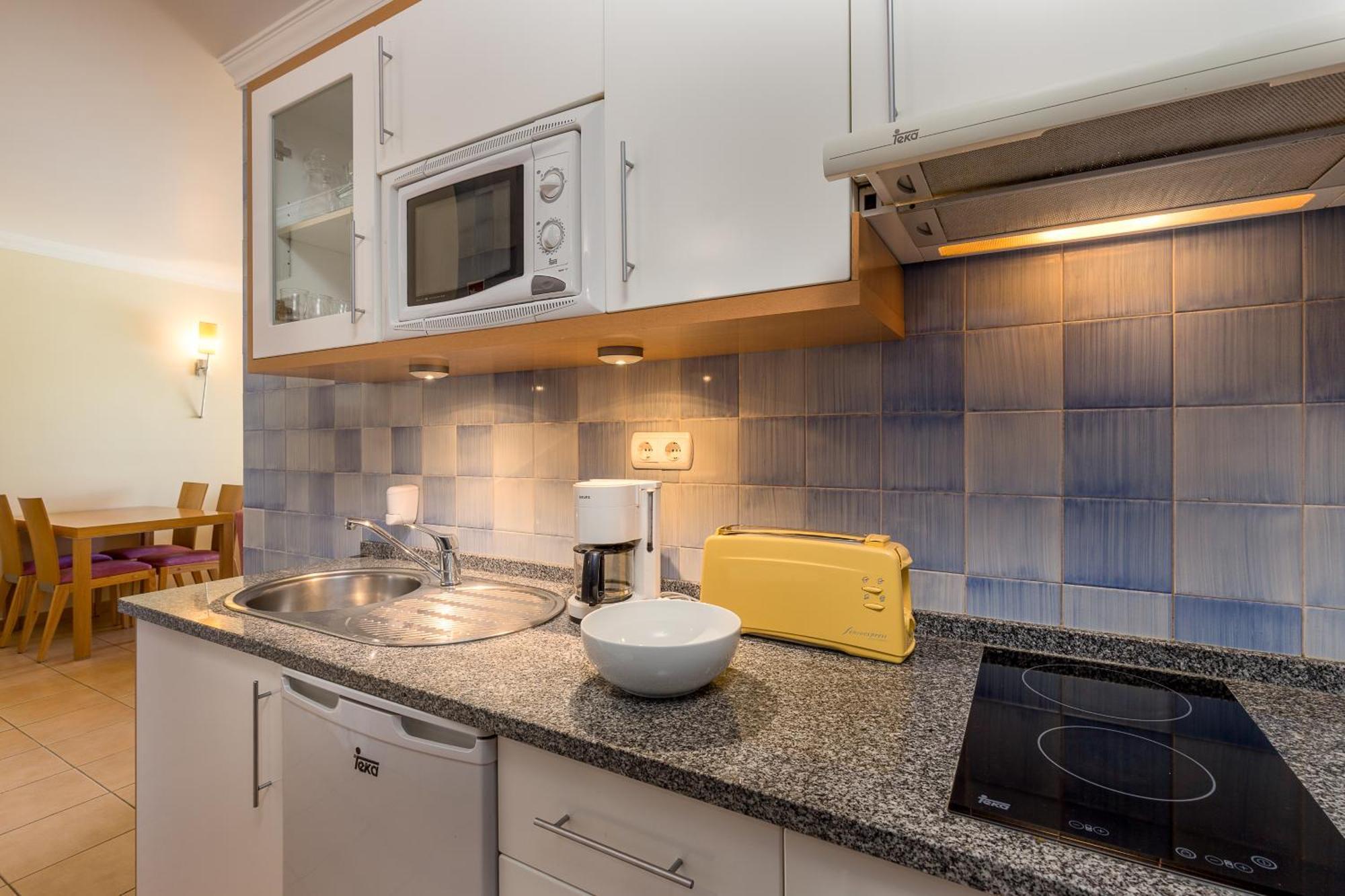 One-Bedroom Apartment Land View
