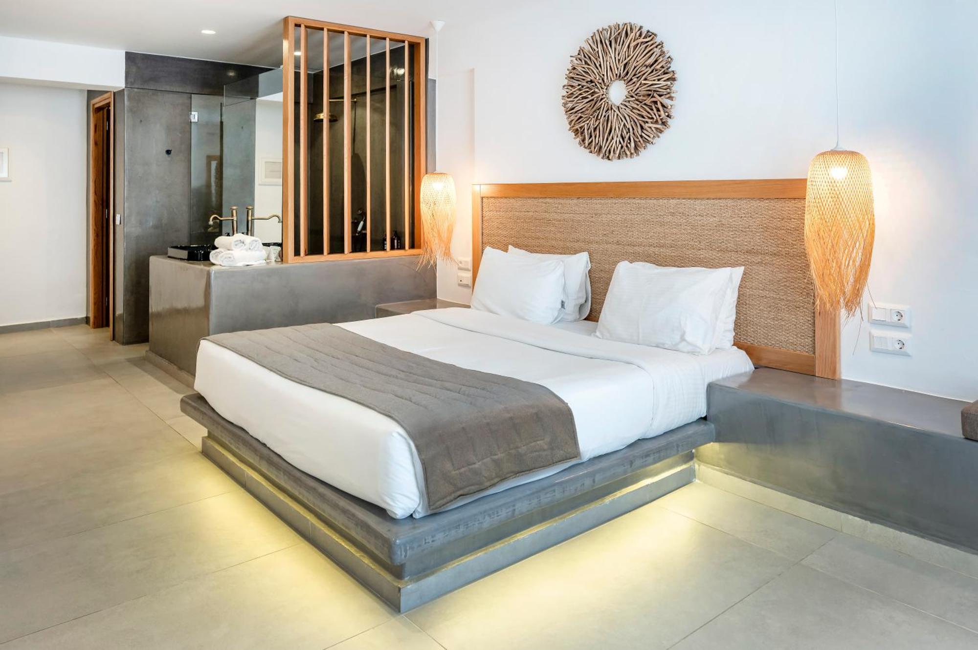 Junior Suite Shared Pool
