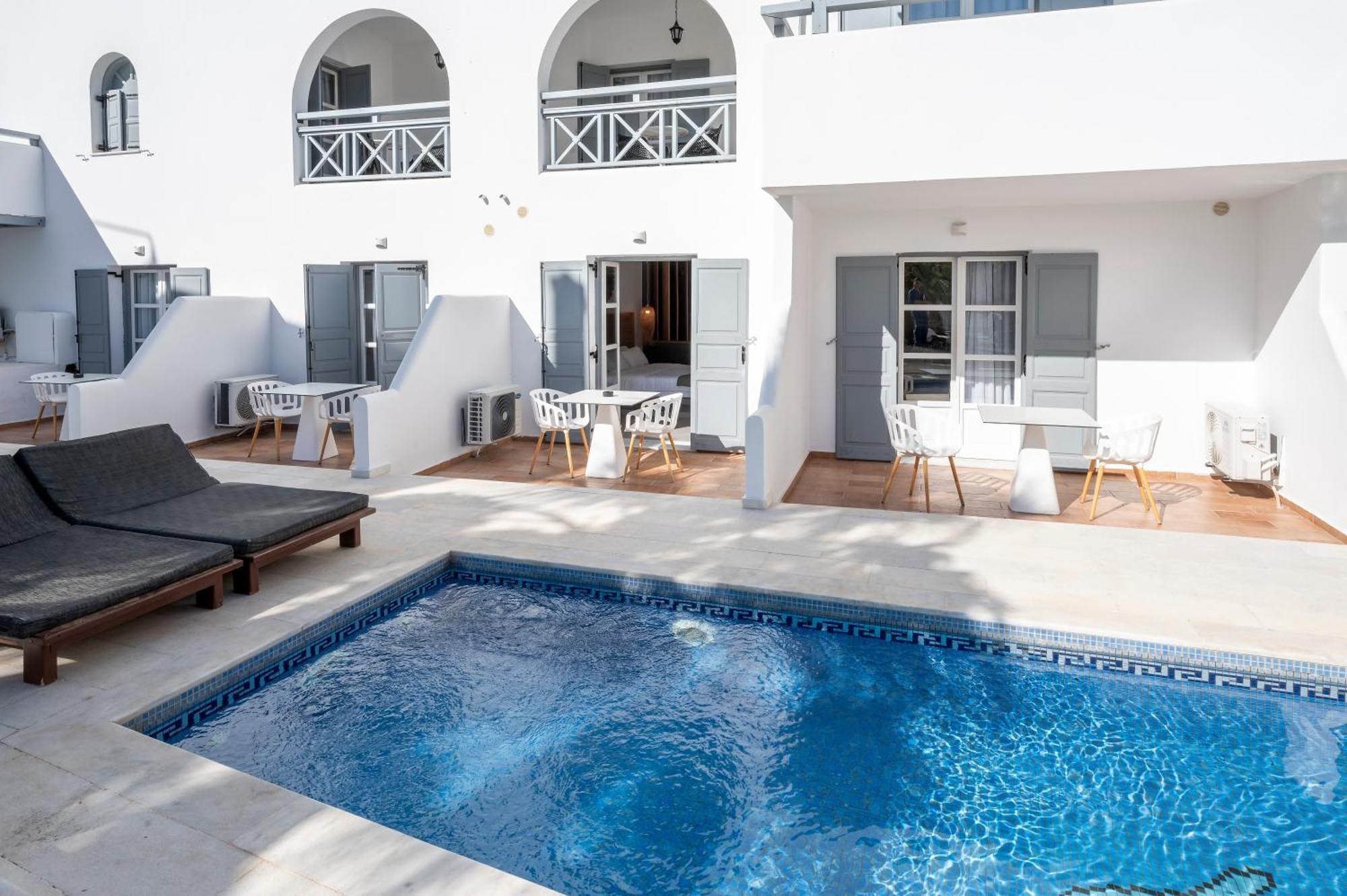 Junior Suite Shared Pool