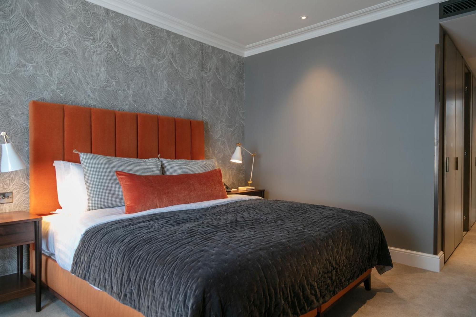 Deluxe Double Room Bath