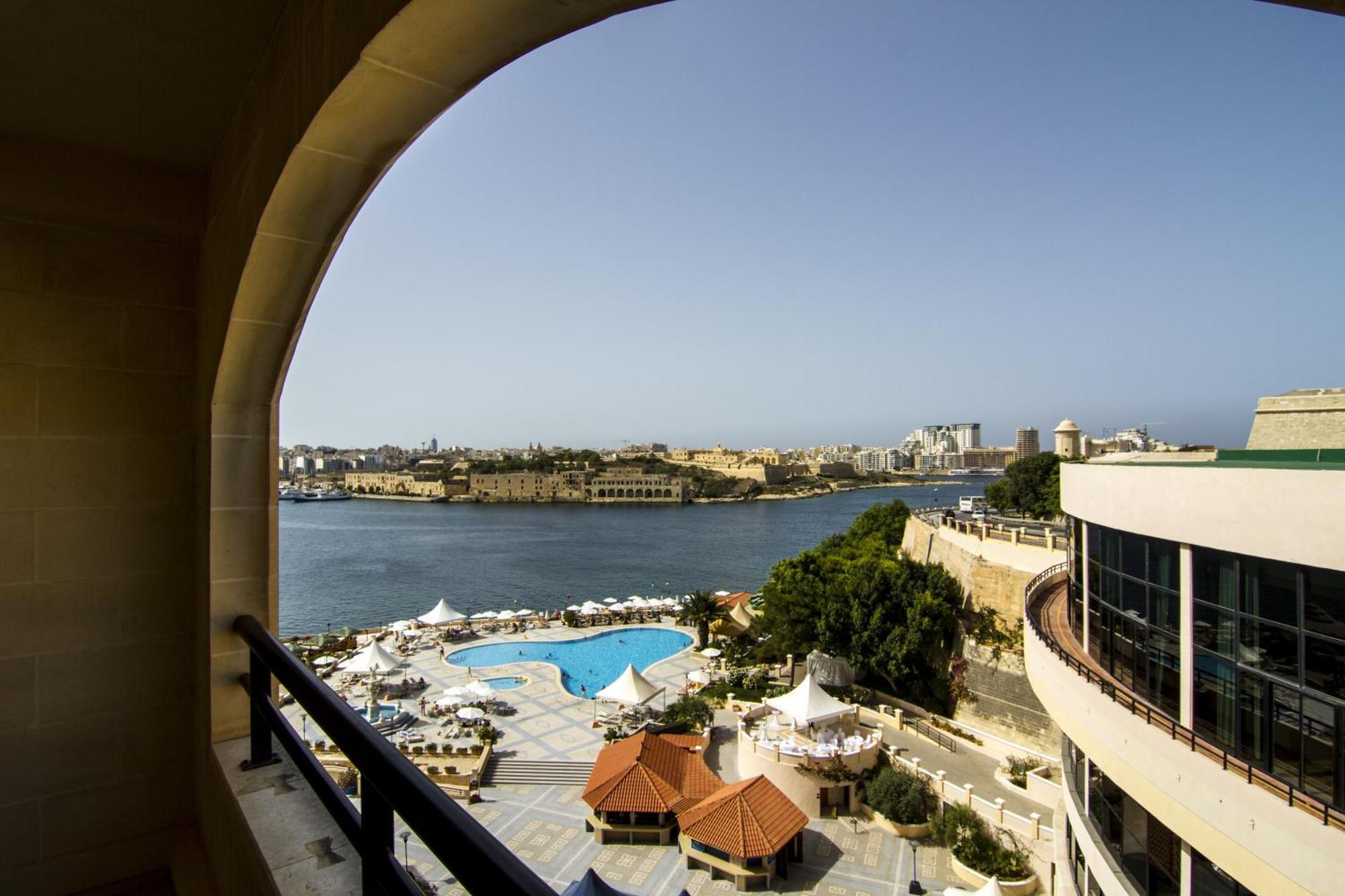 Deluxe Double or Twin Room Partial Sea View