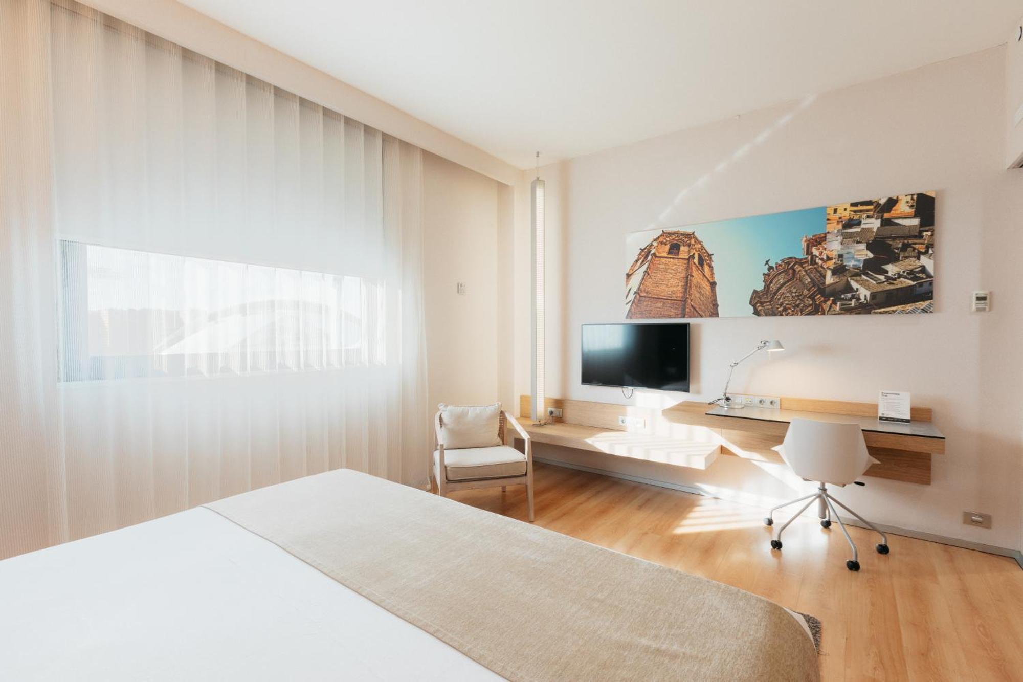 Deluxe Double or Twin Room with Views,1559625160:JPEG