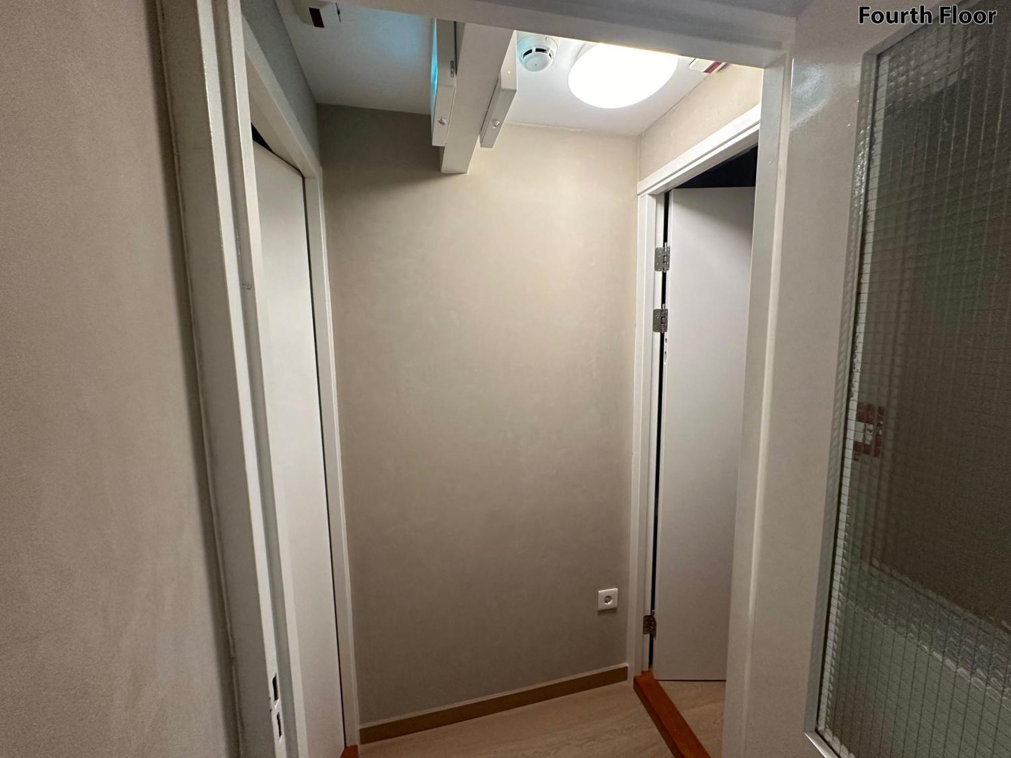 Deluxe Double Room Shower