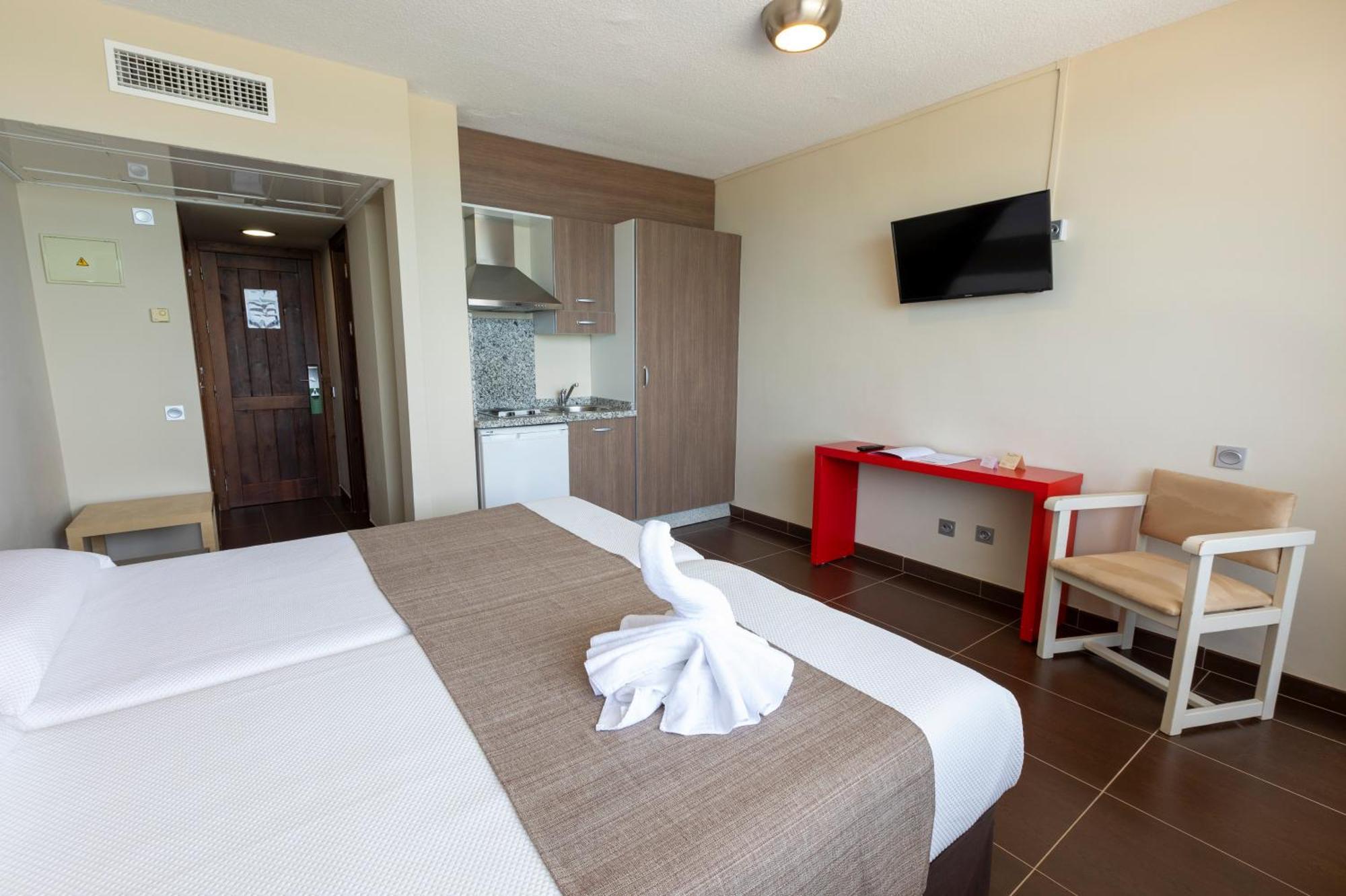Studio with Sea View  (2 Adults + 1 Child),1566985802:JPEG