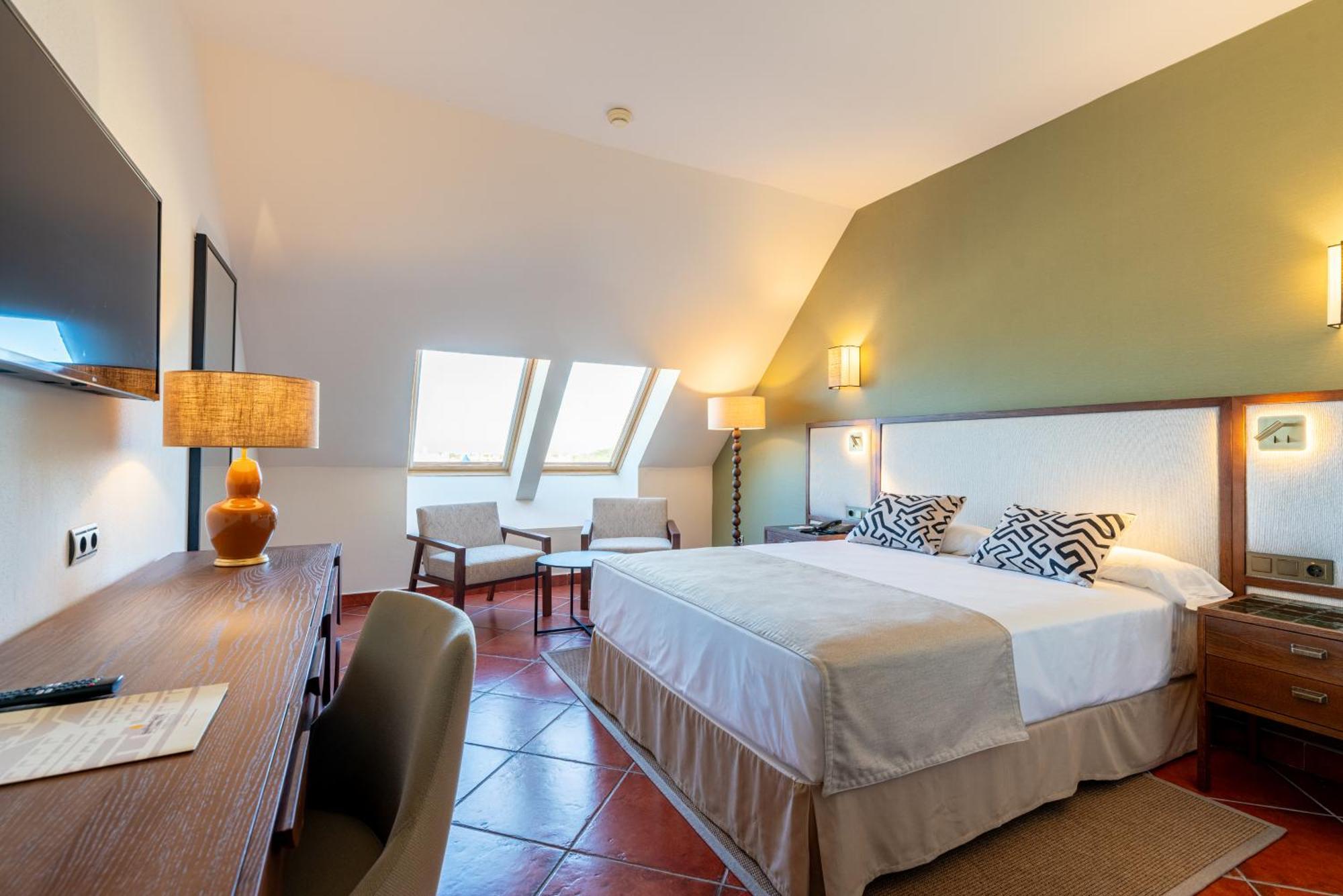 Double room sloping ceilings