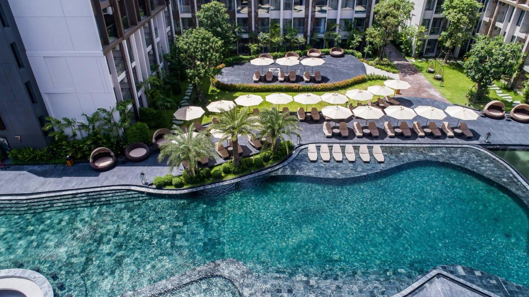 Grand Deluxe Zimmer mit Poolblick