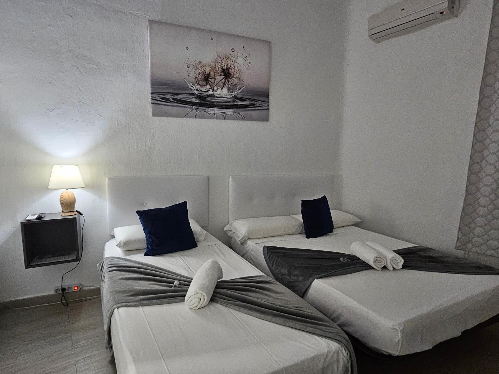 Double Room Extra Bed private bathroom