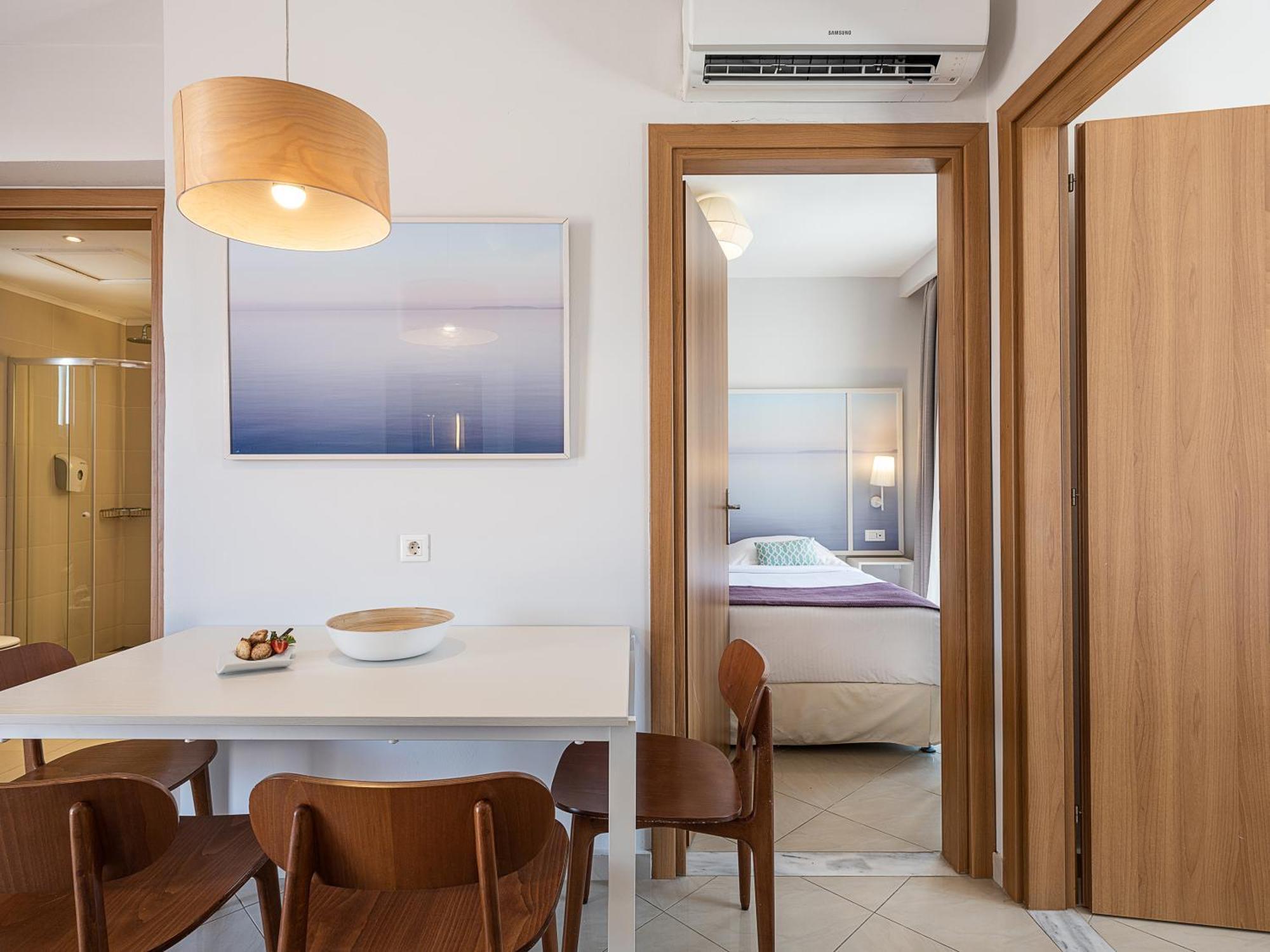 One-Bedroom Apartment Inland View