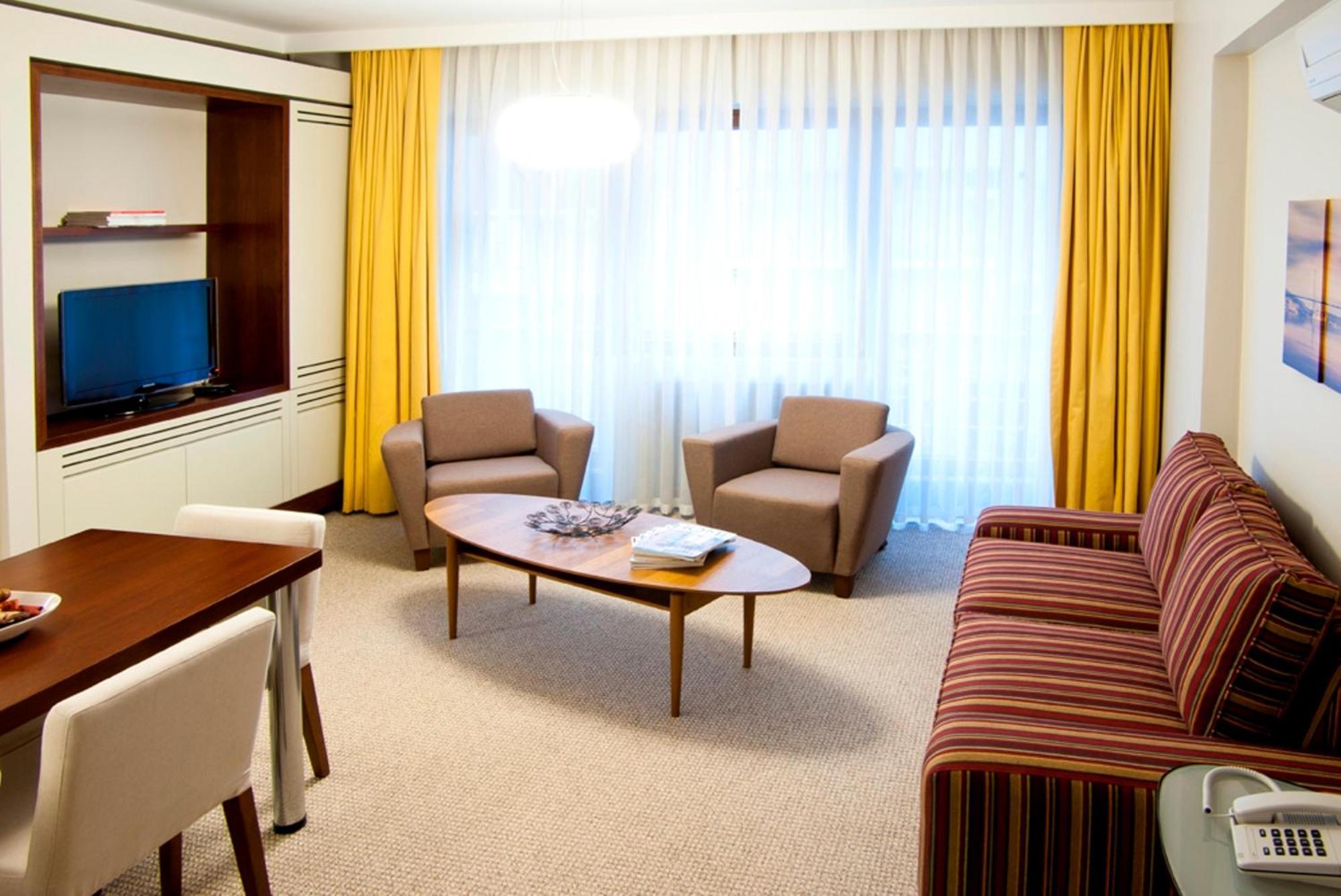 Junior Apartment