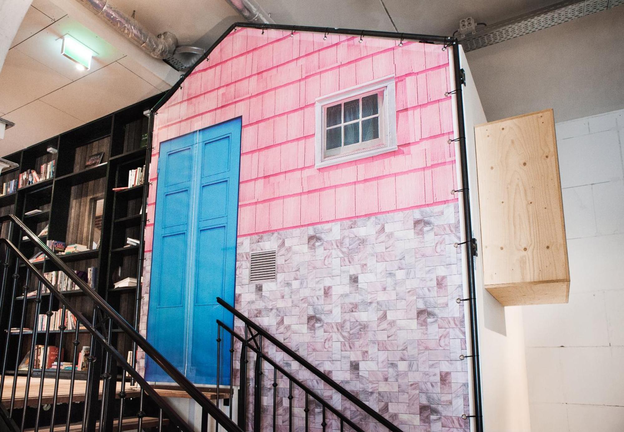 Quarto Printed House (Banheiro Compartilhado)
