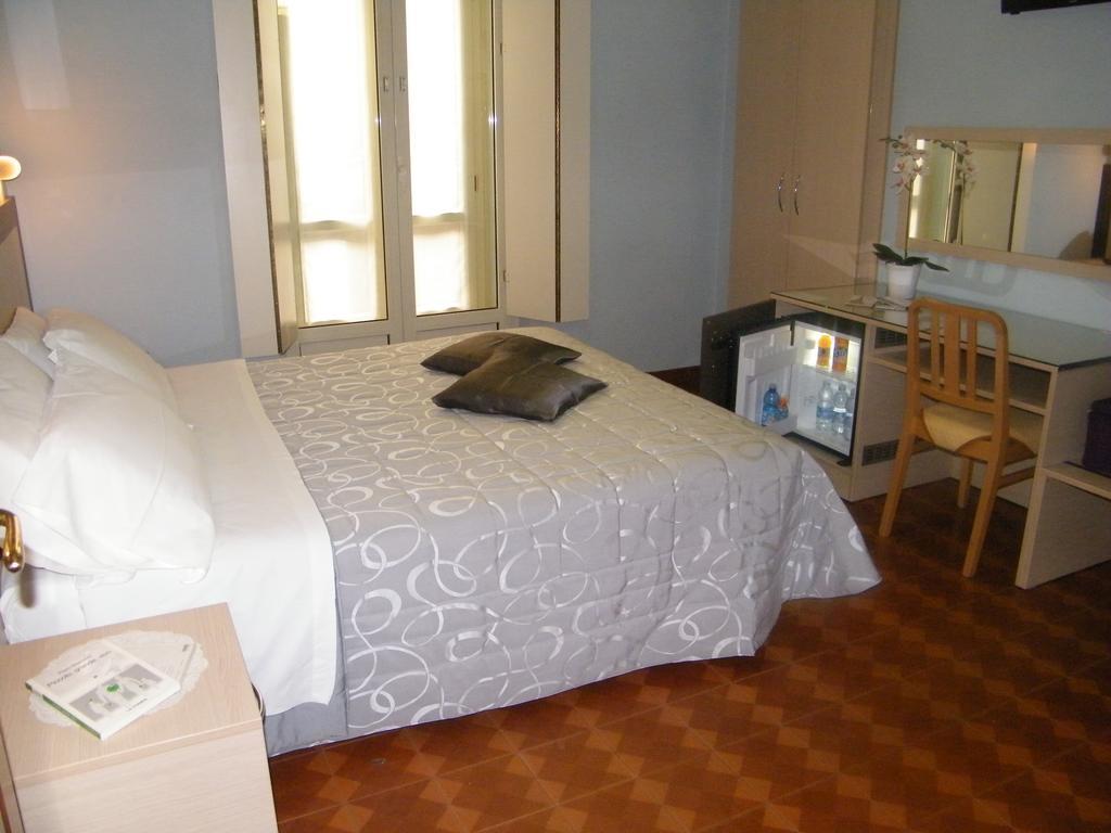 Doppel-/Zweibettzimmer mit eigenem Bad