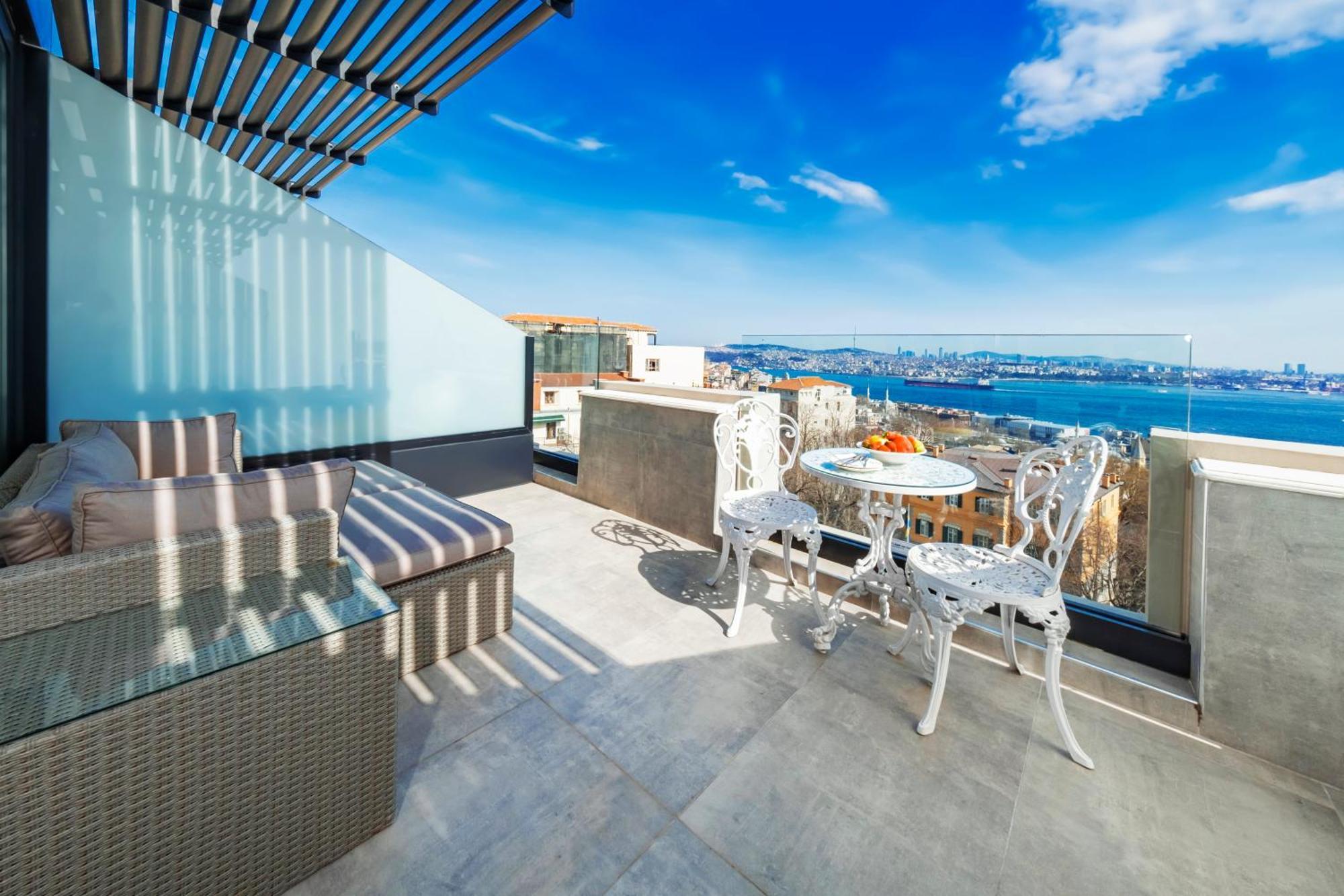 Deluxe Bosphorus Zimmer mit Terrasse