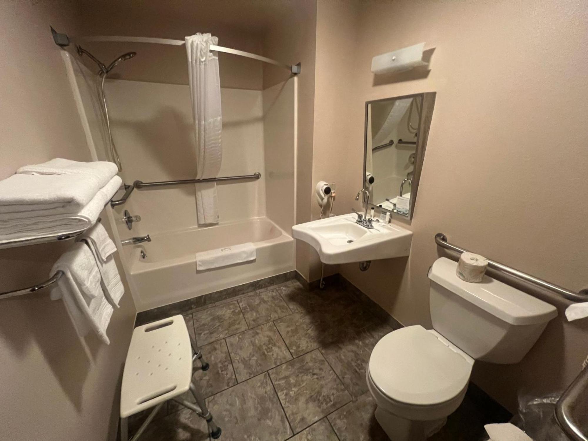 Queen Room - Mobility Access/Non-Smoking,1669154307:JPEG