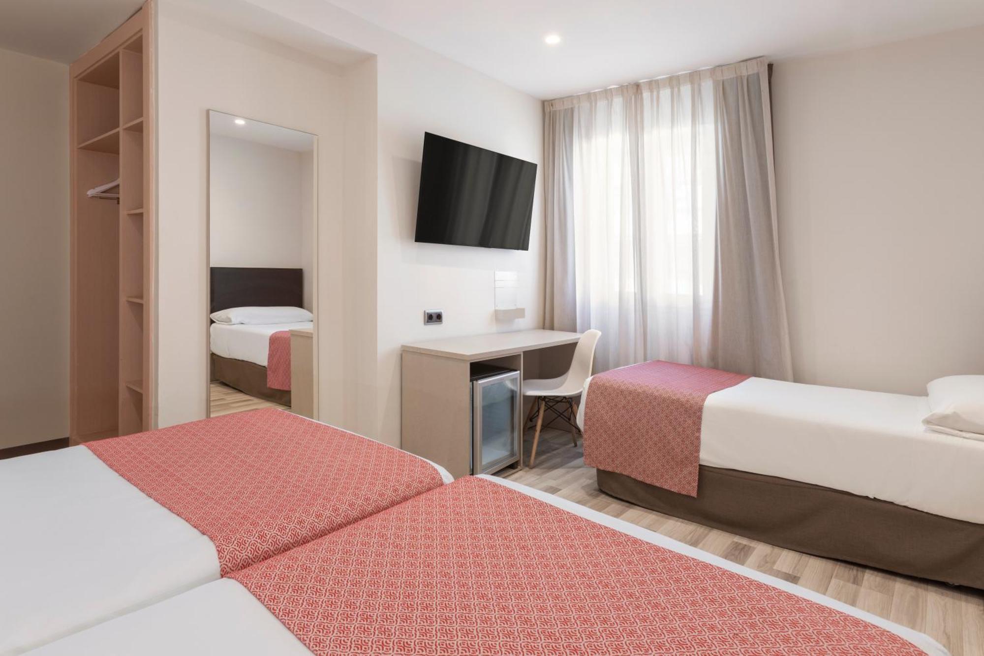 Chambre Triple (2 Adultes + 1 Enfant)