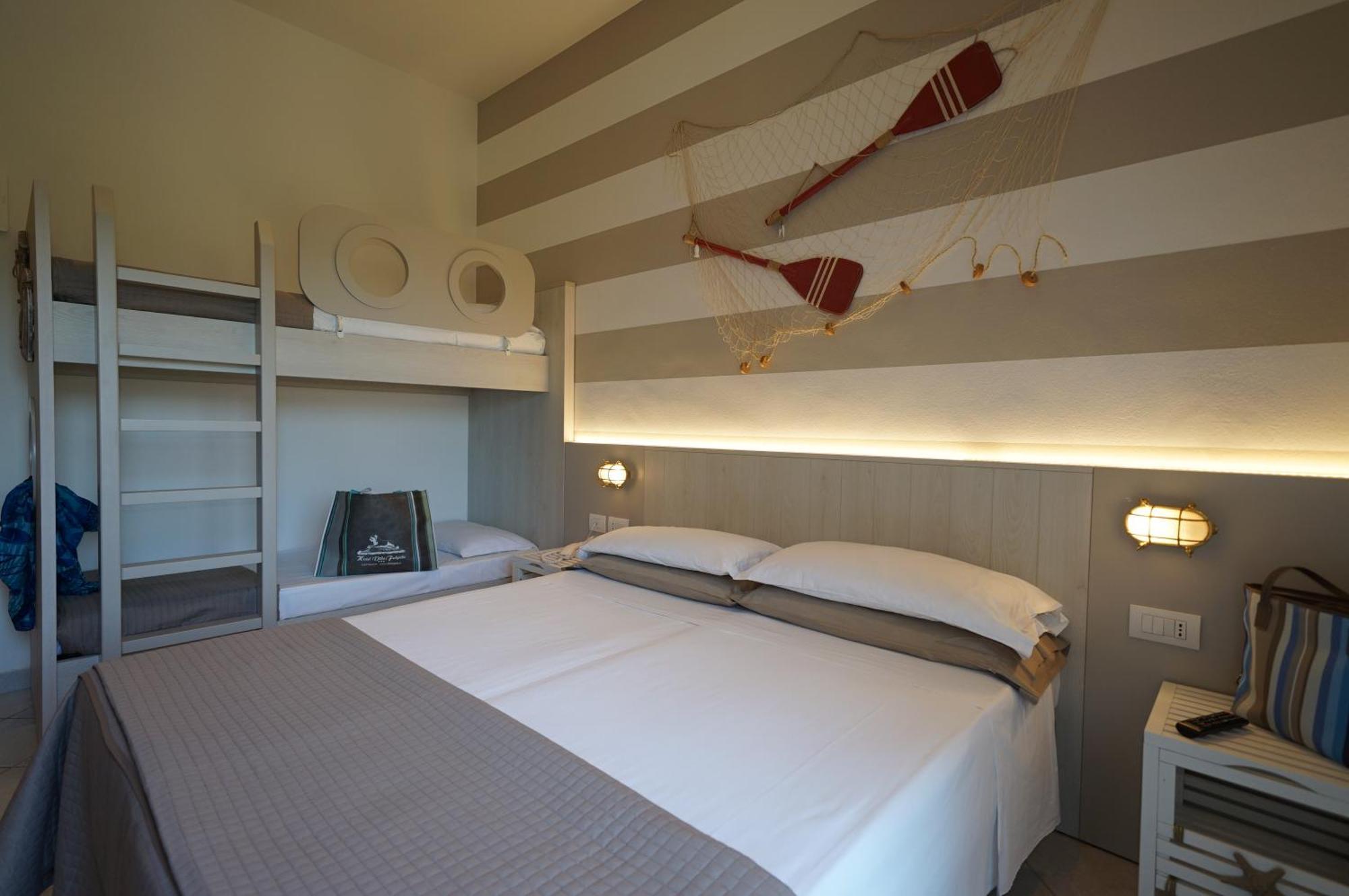 Quadruple Room Balcony,1584588037:JPEG