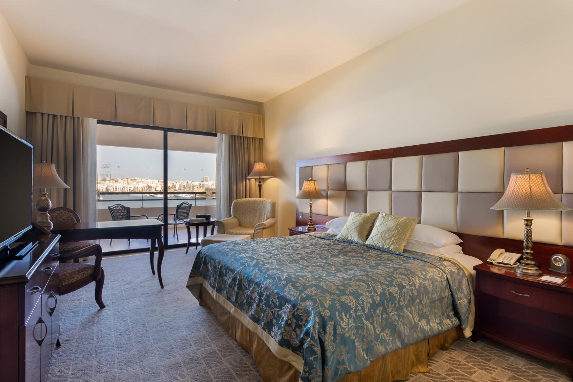 Deluxe Double or Twin Room Partial Sea View