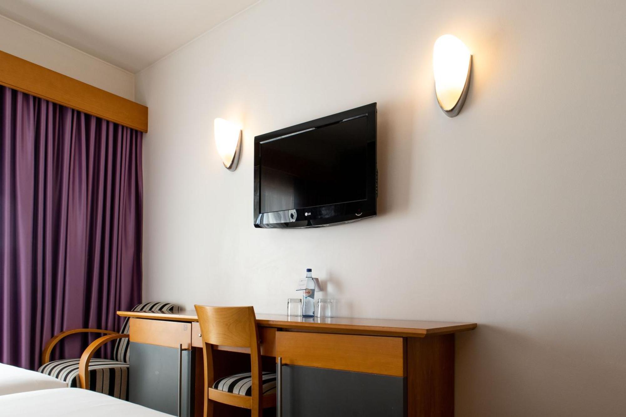 Double or Twin Room Extra Bed Sea View