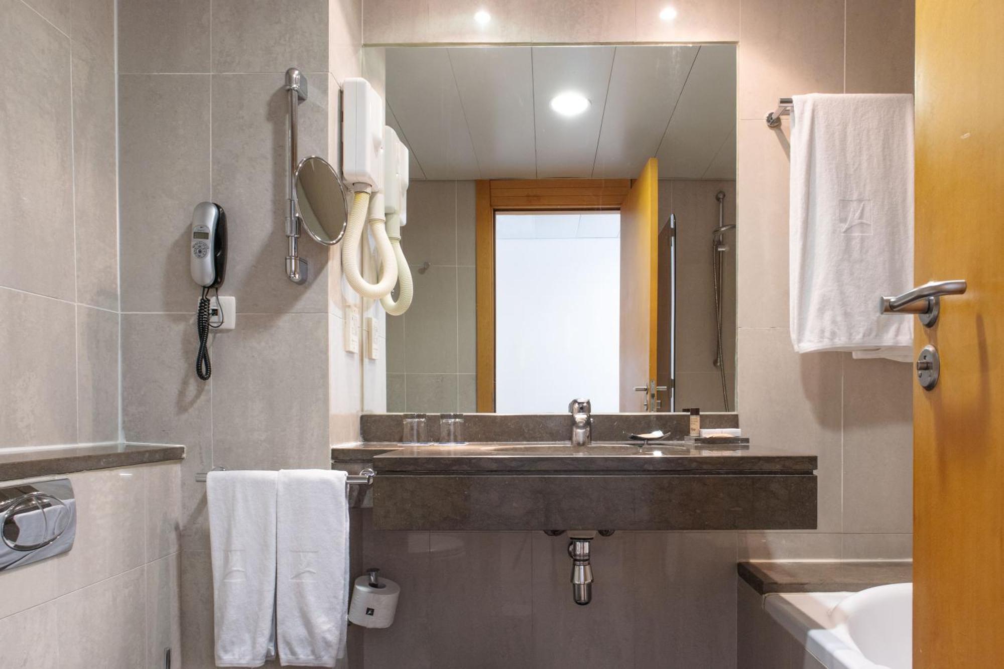 Double or Twin Room Sea View