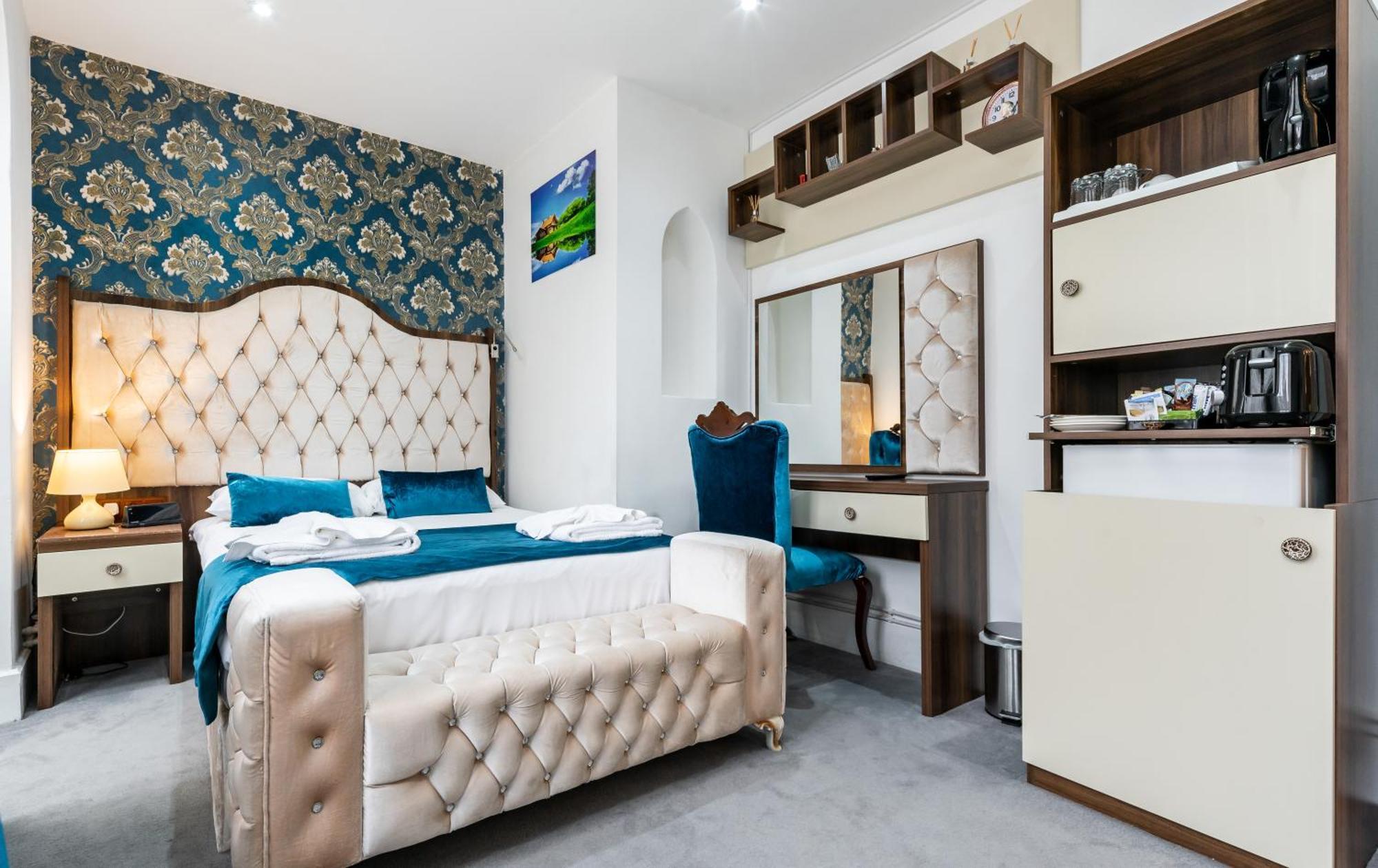 Comfort Triple Room