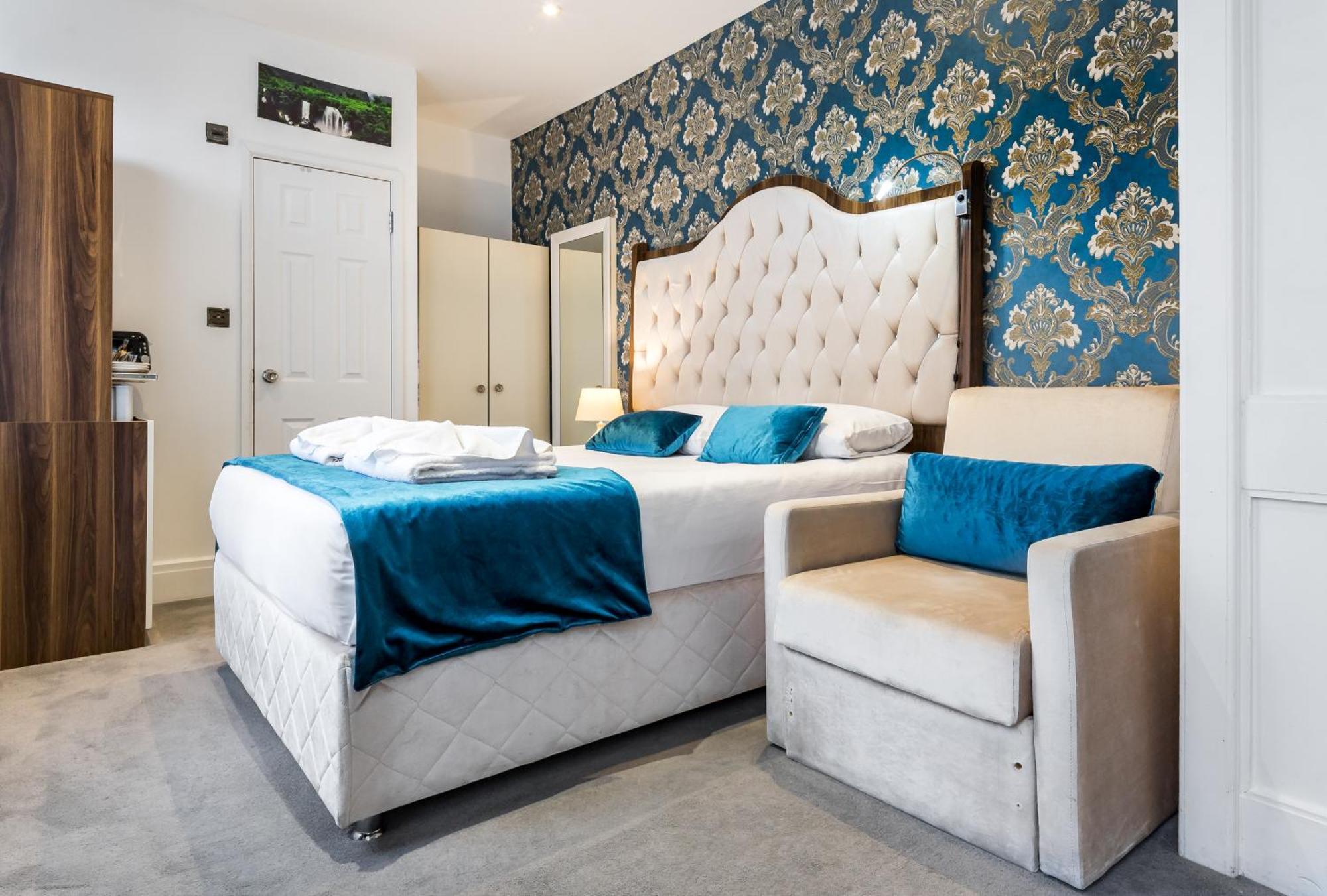 Comfort Triple Room