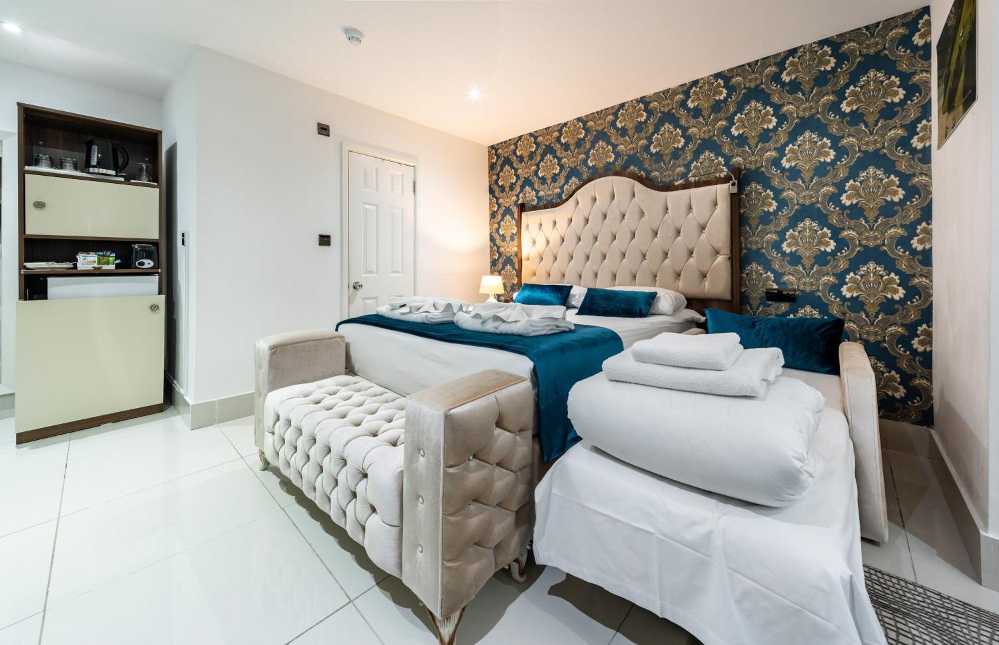 Comfort Triple Room