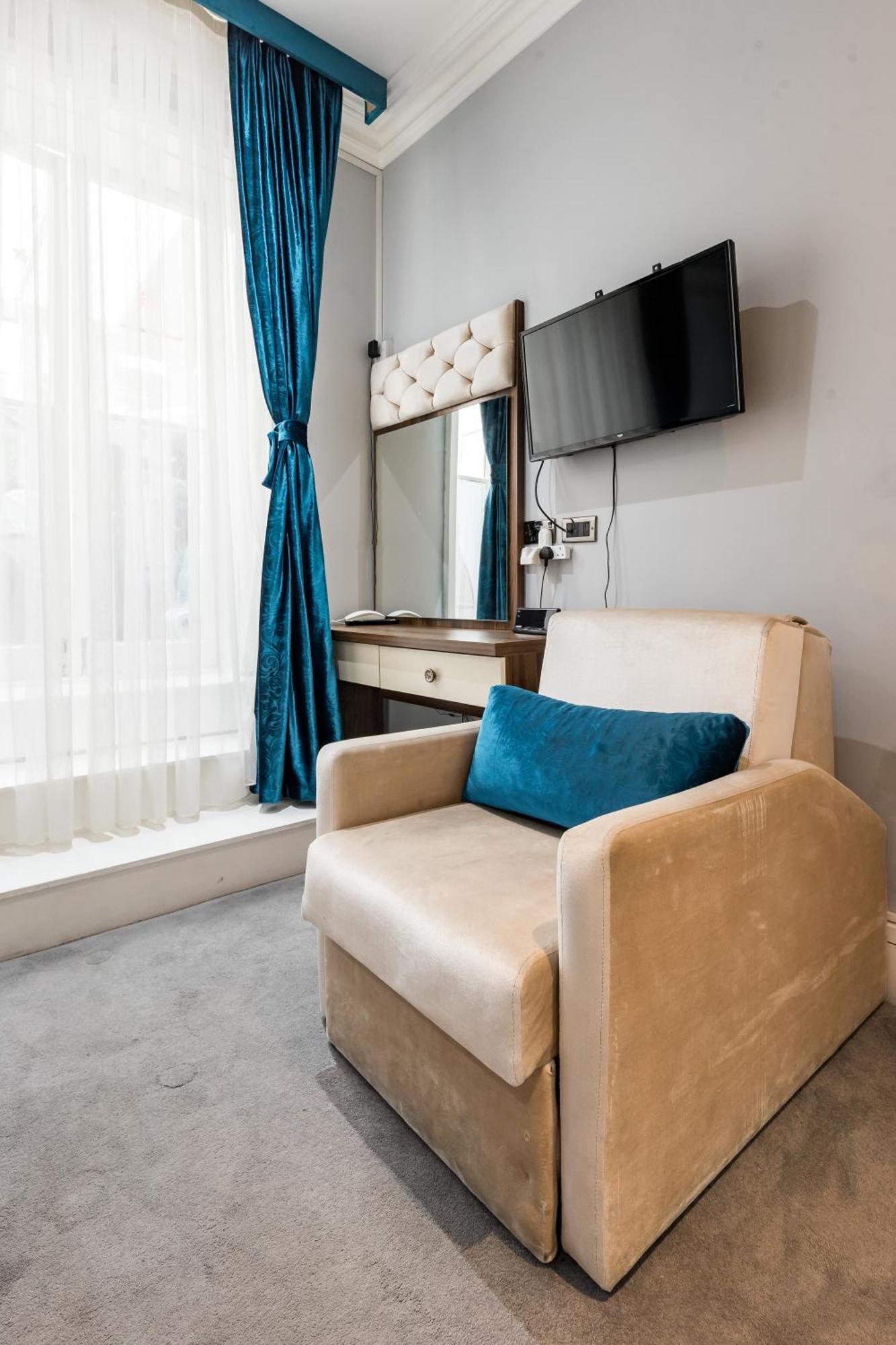 Comfort Triple Room
