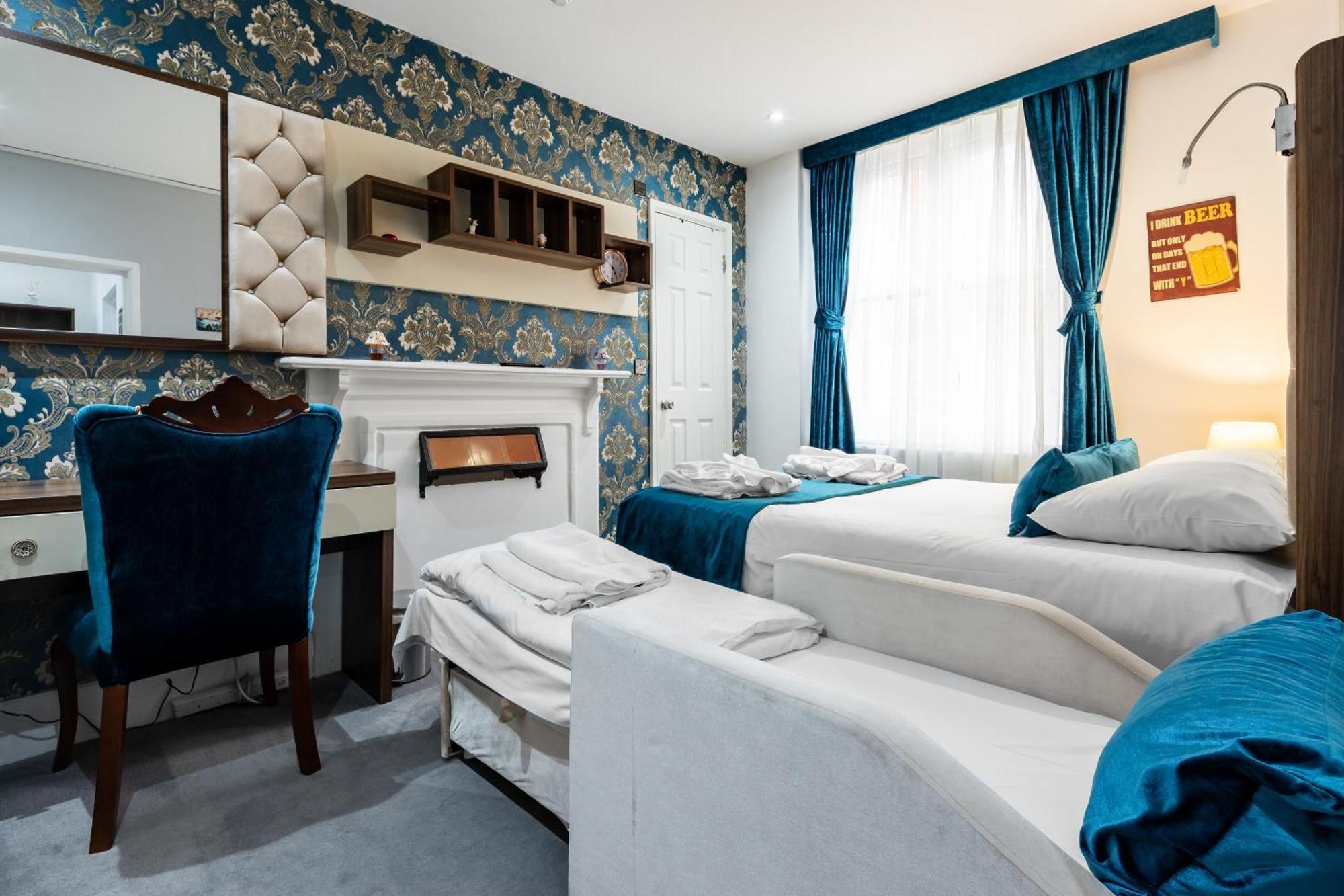 Comfort Triple Room