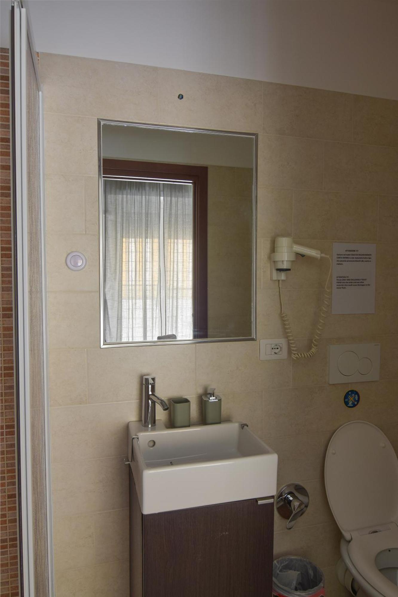 Double Room Private Bathroom