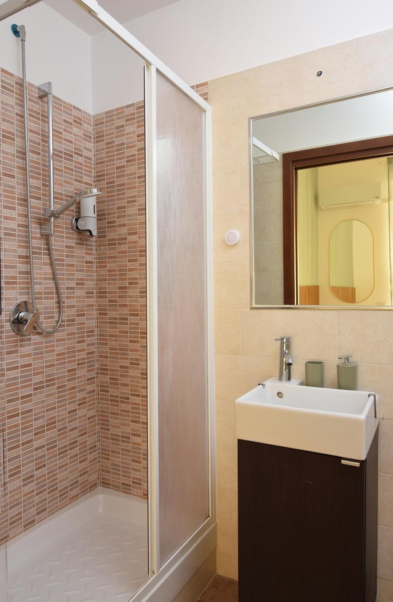 Double Room Private Bathroom