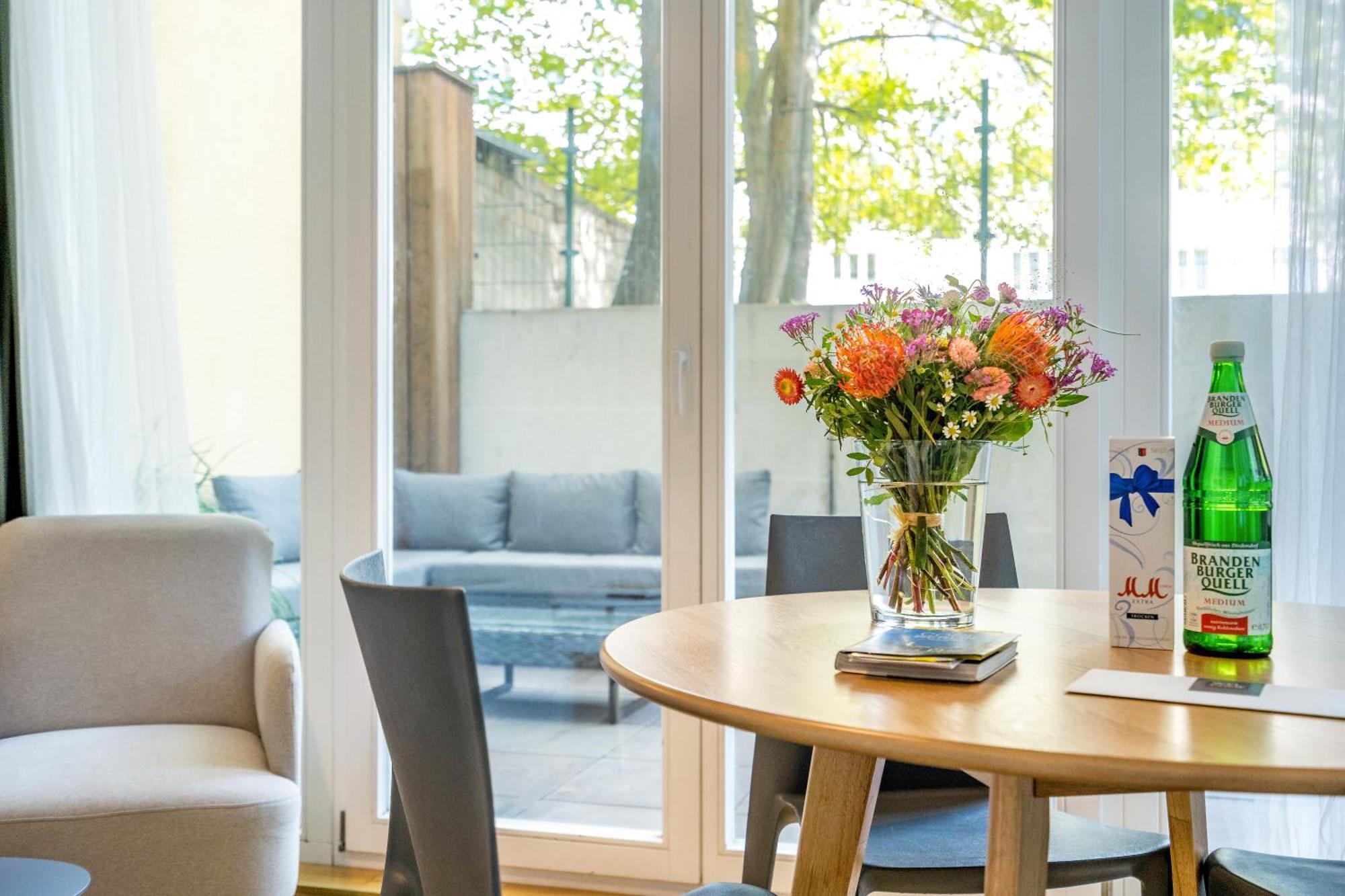 One-Bedroom Apartment Terrace