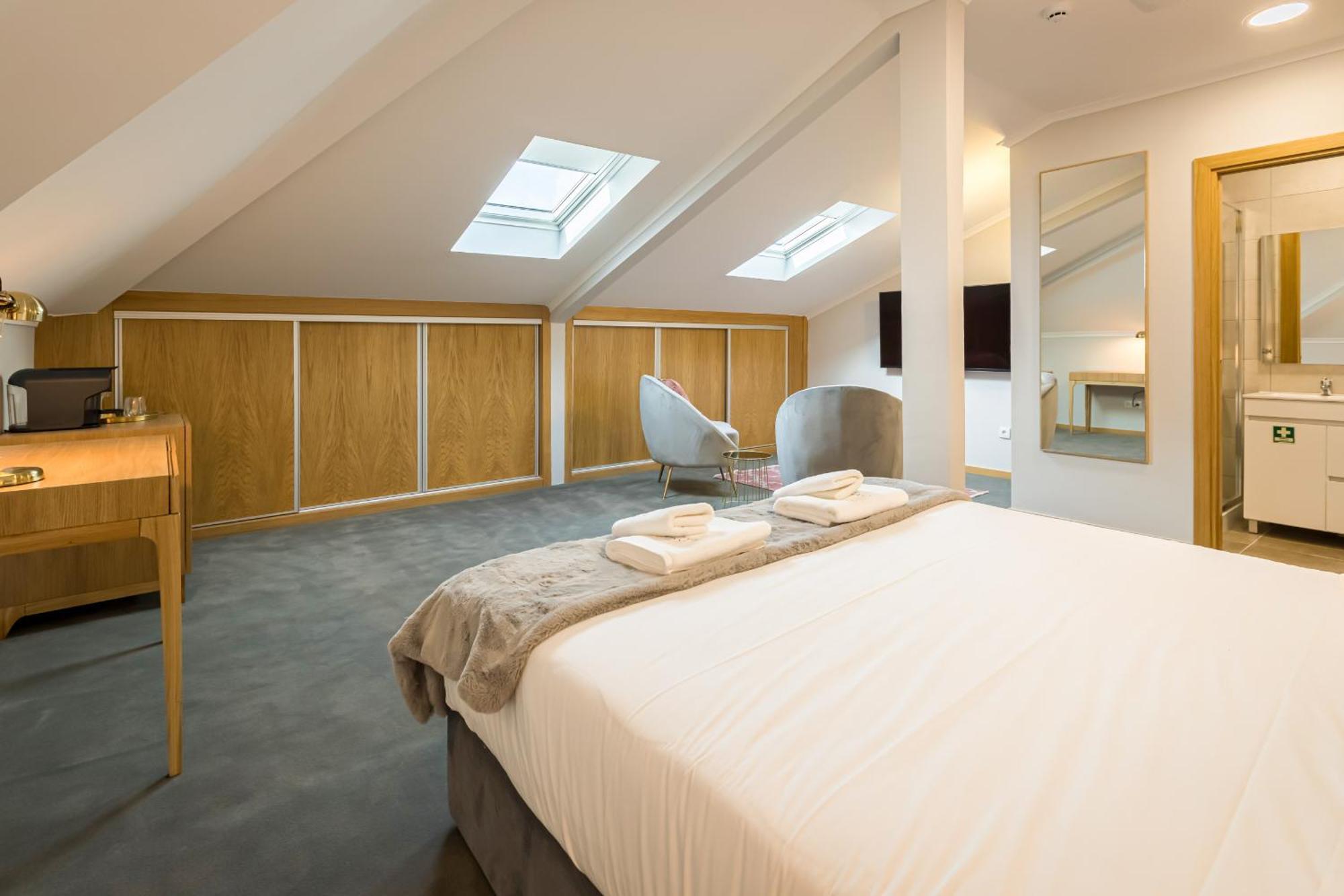 Deluxe King Room