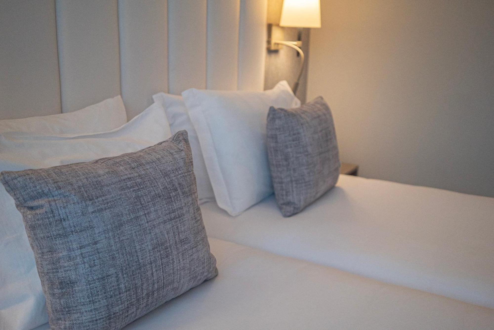 Quarto Deluxe com Cama de Casal ou 2 de Solteiro