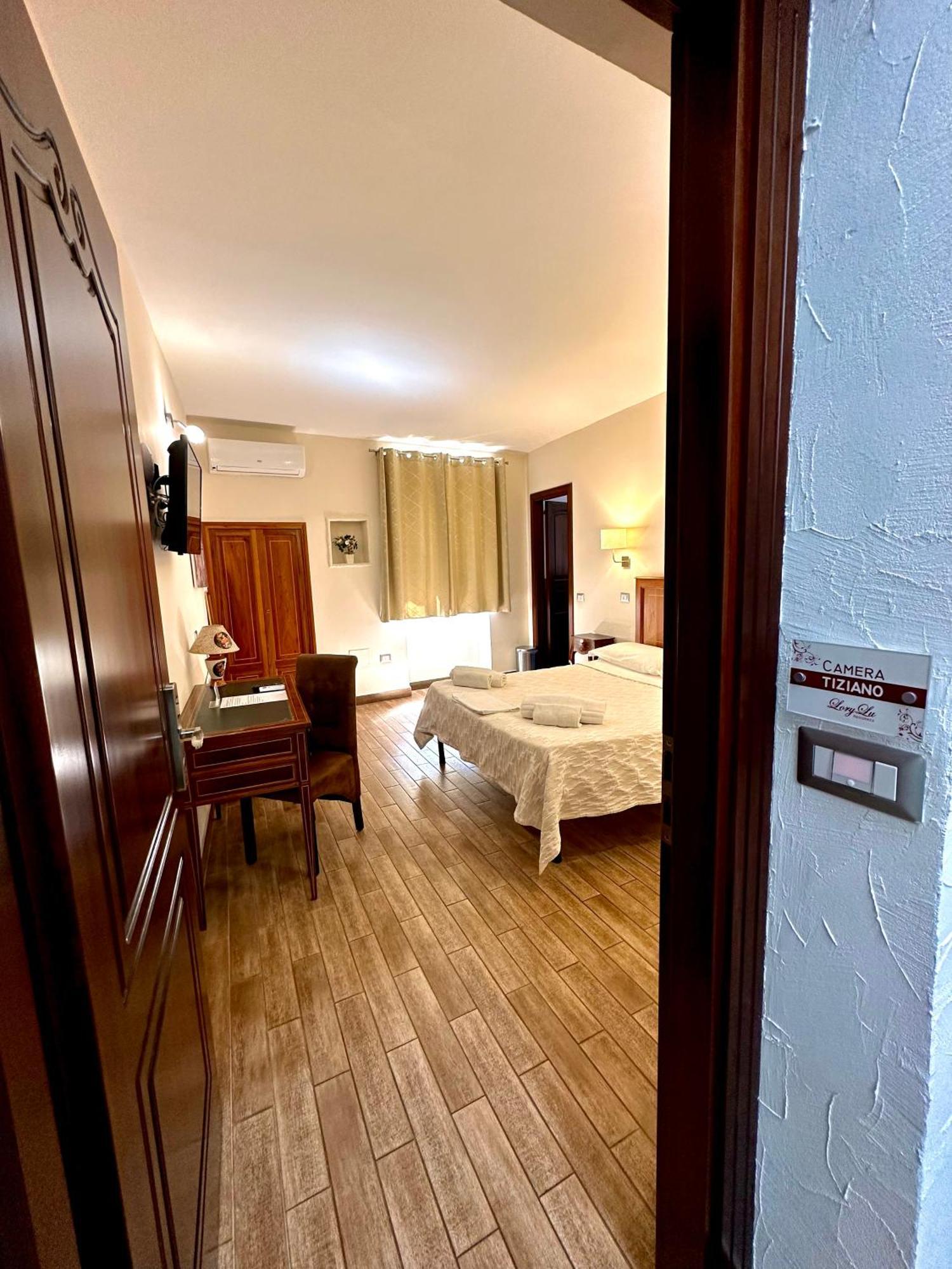 Deluxe King Room