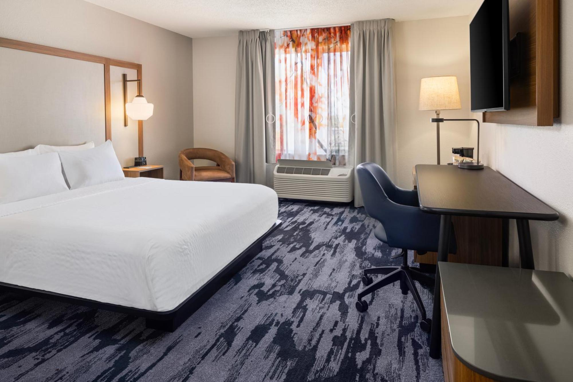 Executive King Suite with Sofa Bed,1709976195:JPEG