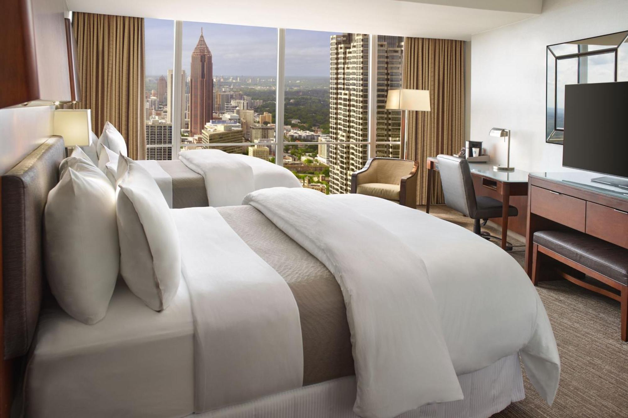 Quarto com 2 Camas Queen-size e Vista Panorâmica em Andar Alto