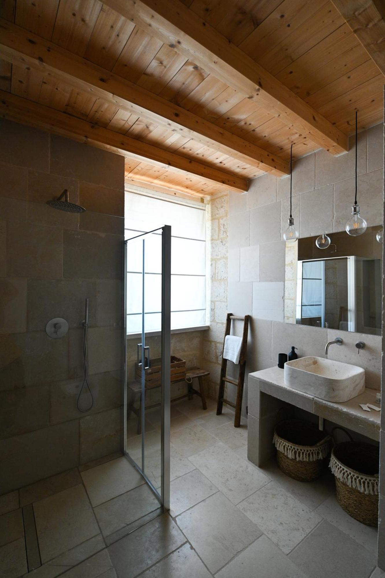 Double Room Private Bathroom