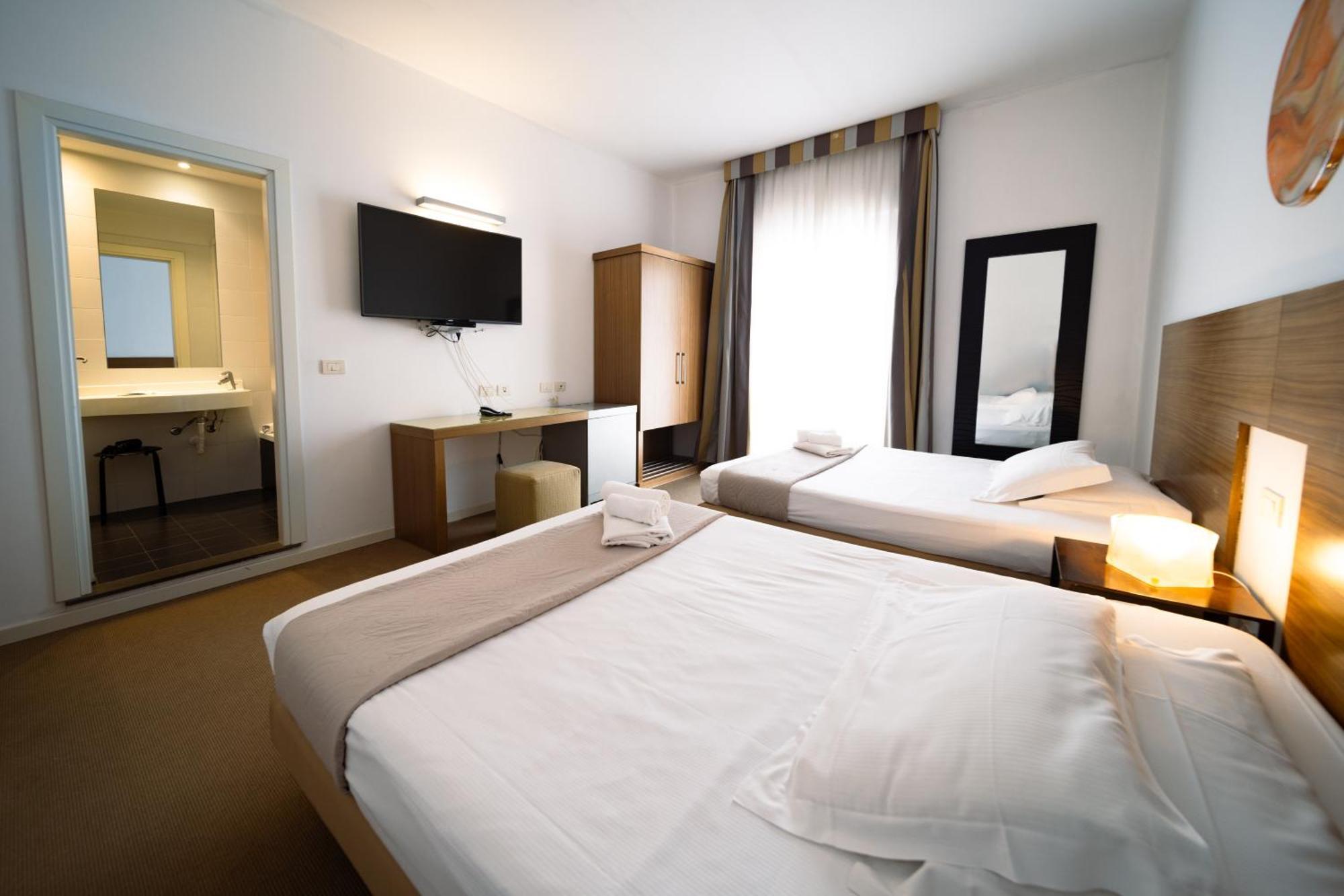 Deluxe Quadruple Room