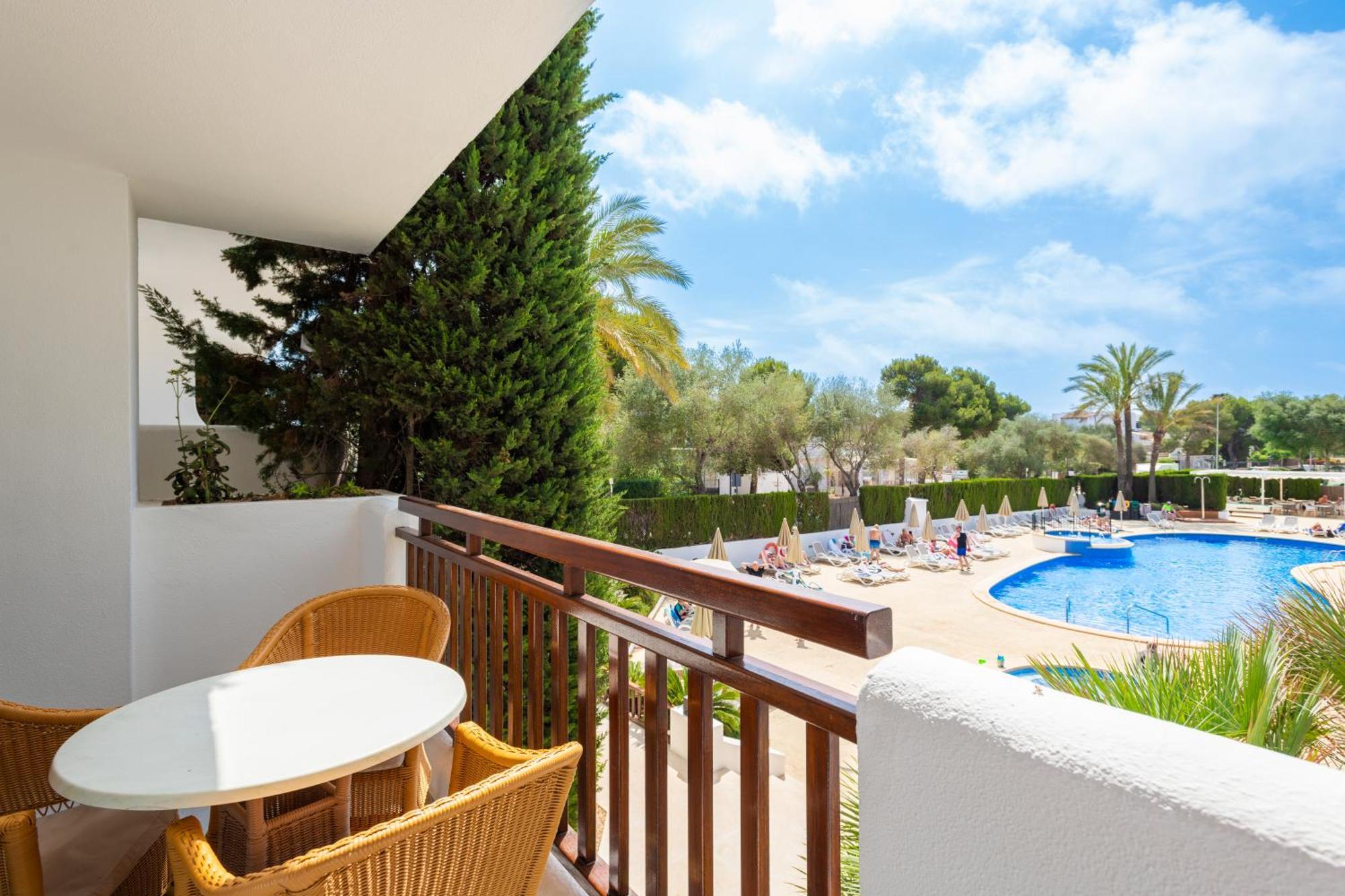 Apartment Pool View