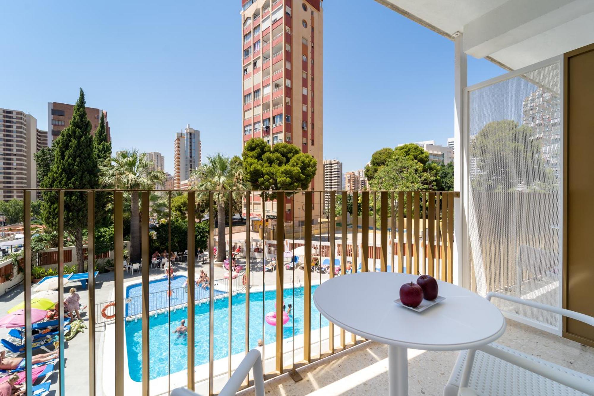 Twin Room Pool View