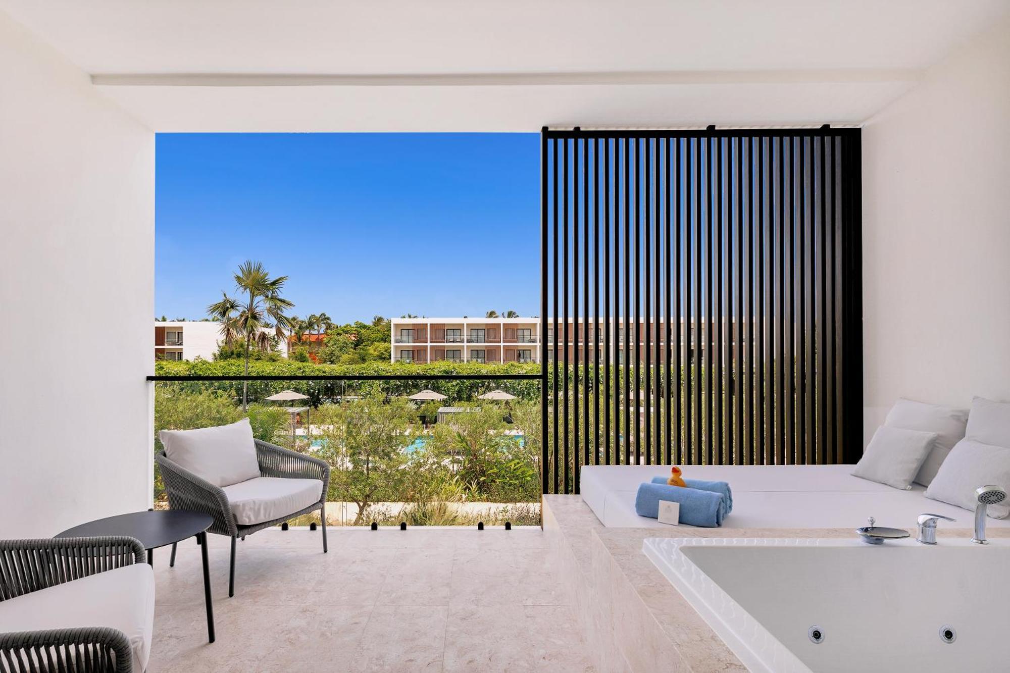 Junior Suite Pool View 1 King