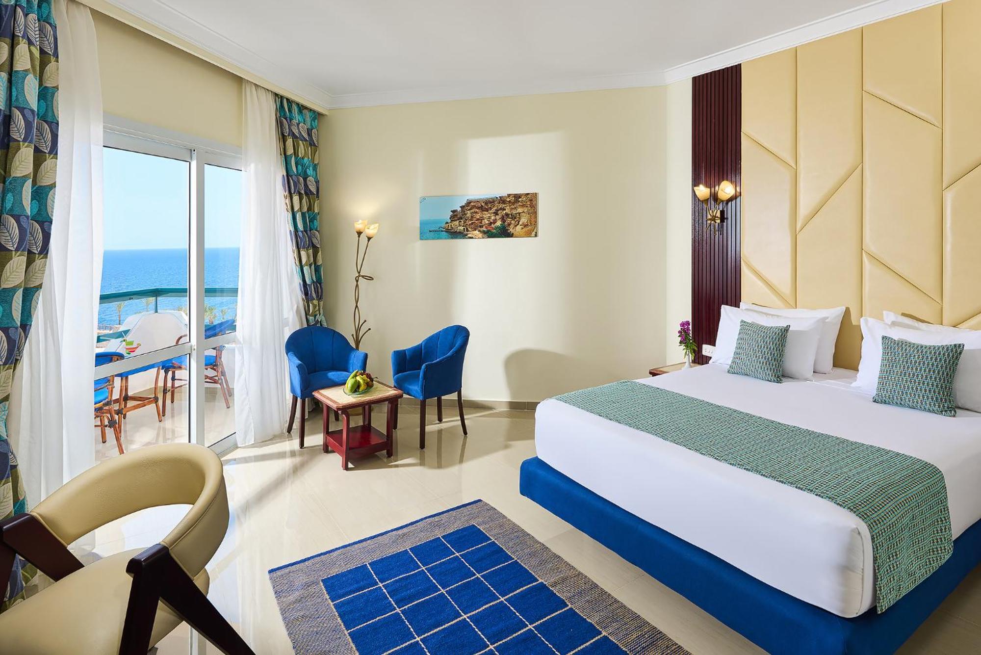 Elegant Sea View Room