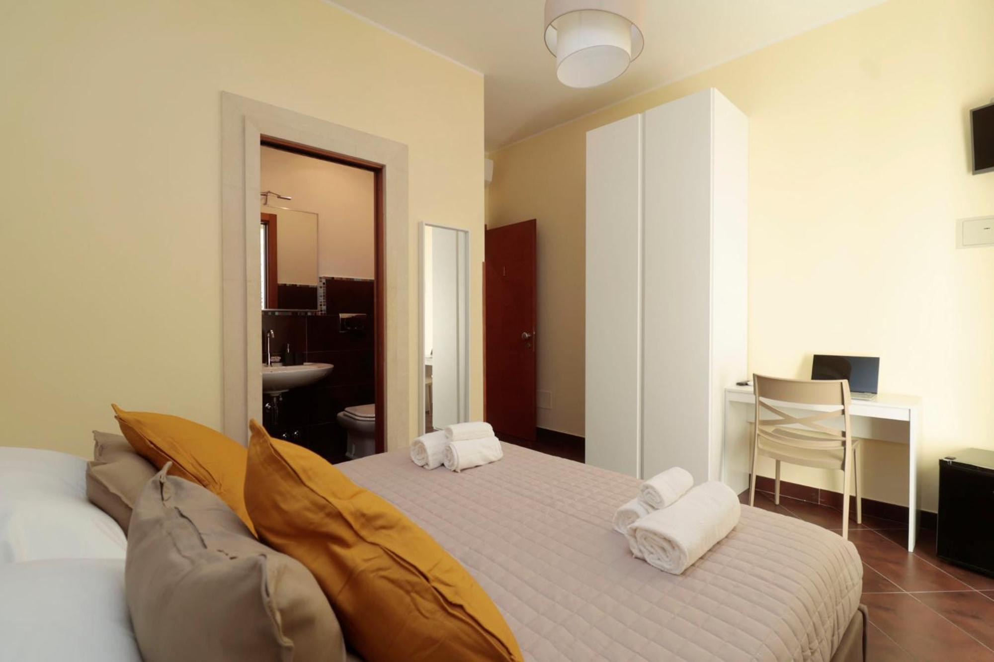 Double Room Private Bathroom