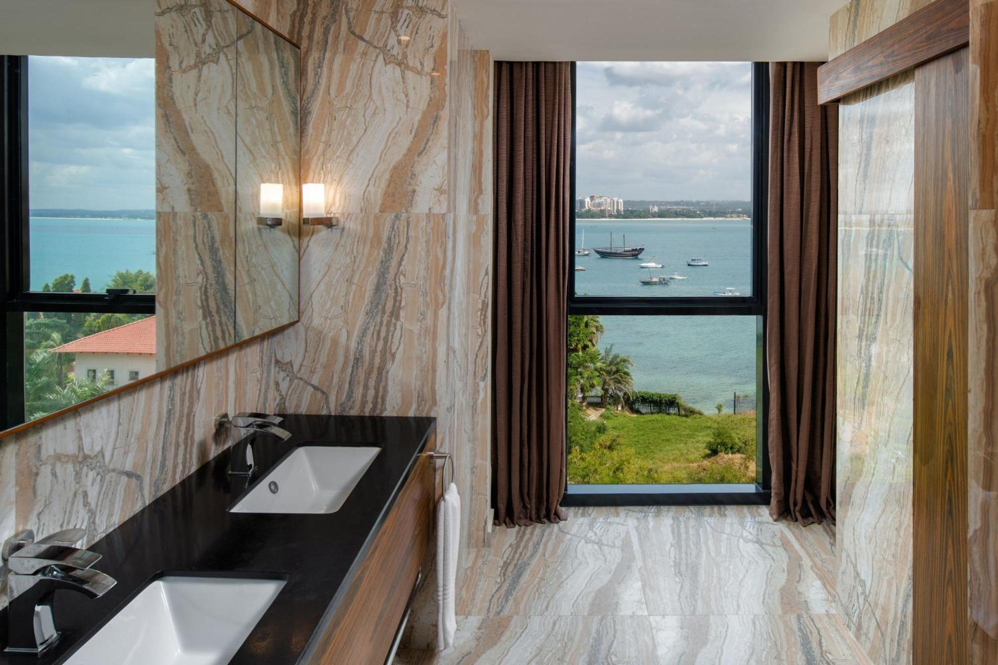 Premier King Apartment