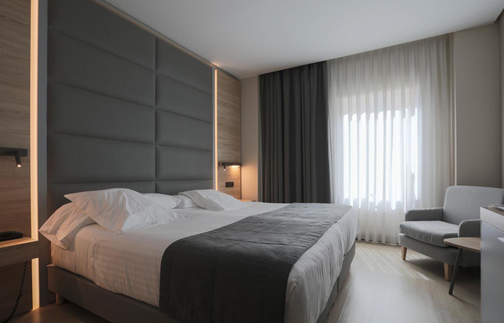 Deluxe Double Room King Bed