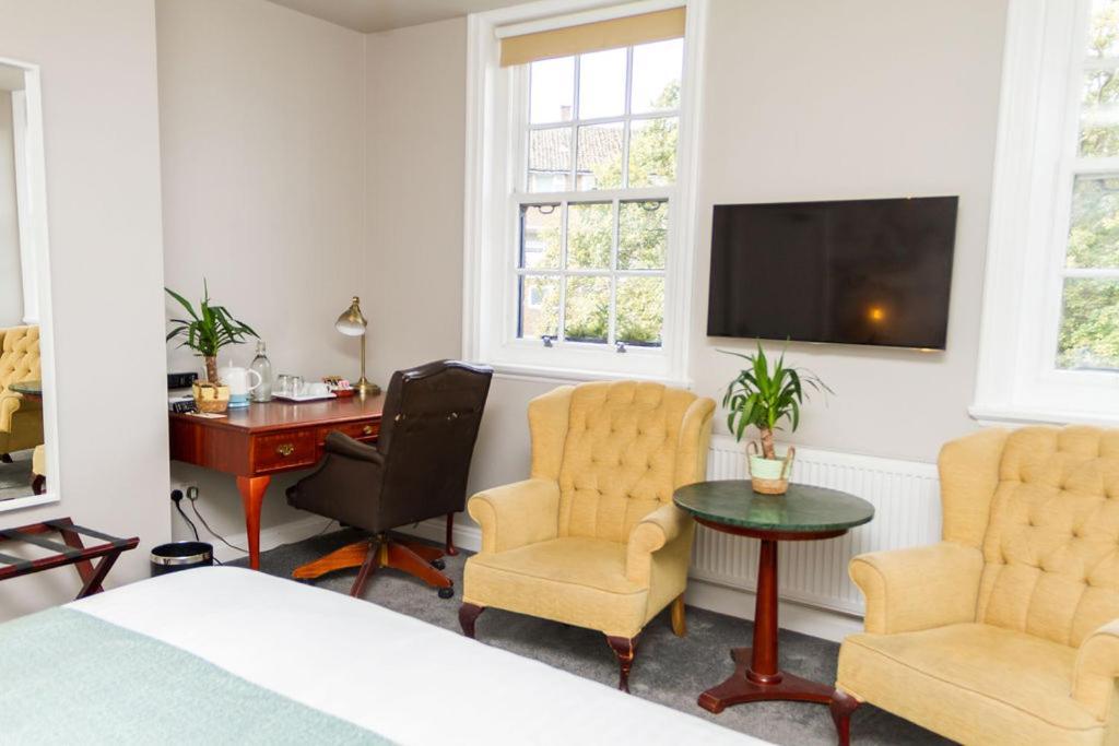 Deluxe King Room
