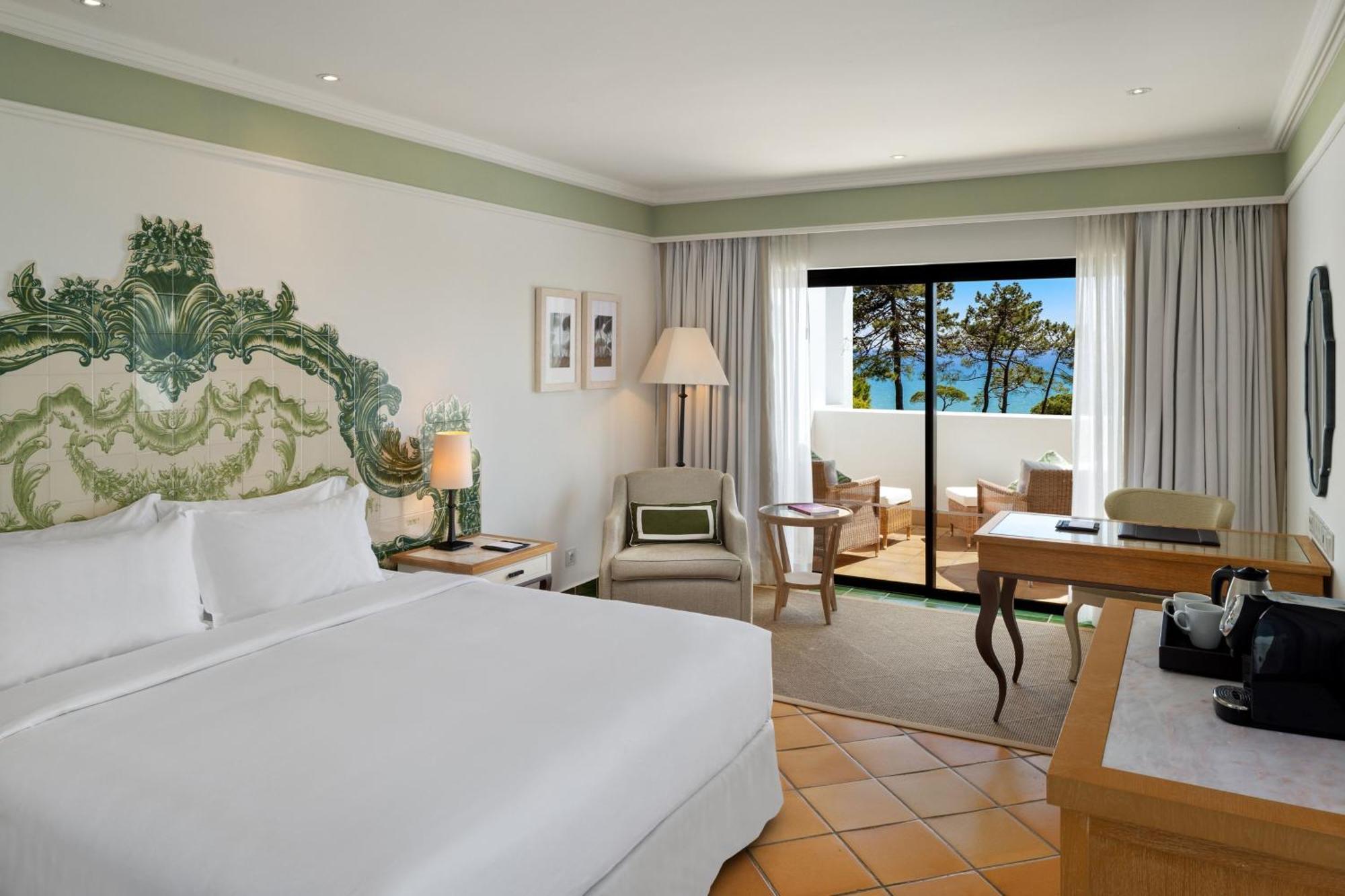 Deluxe Queen Room Balcony Ocean View
