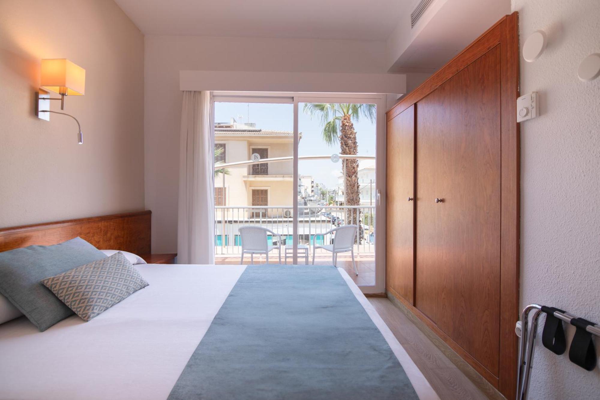 Single Room Balcony