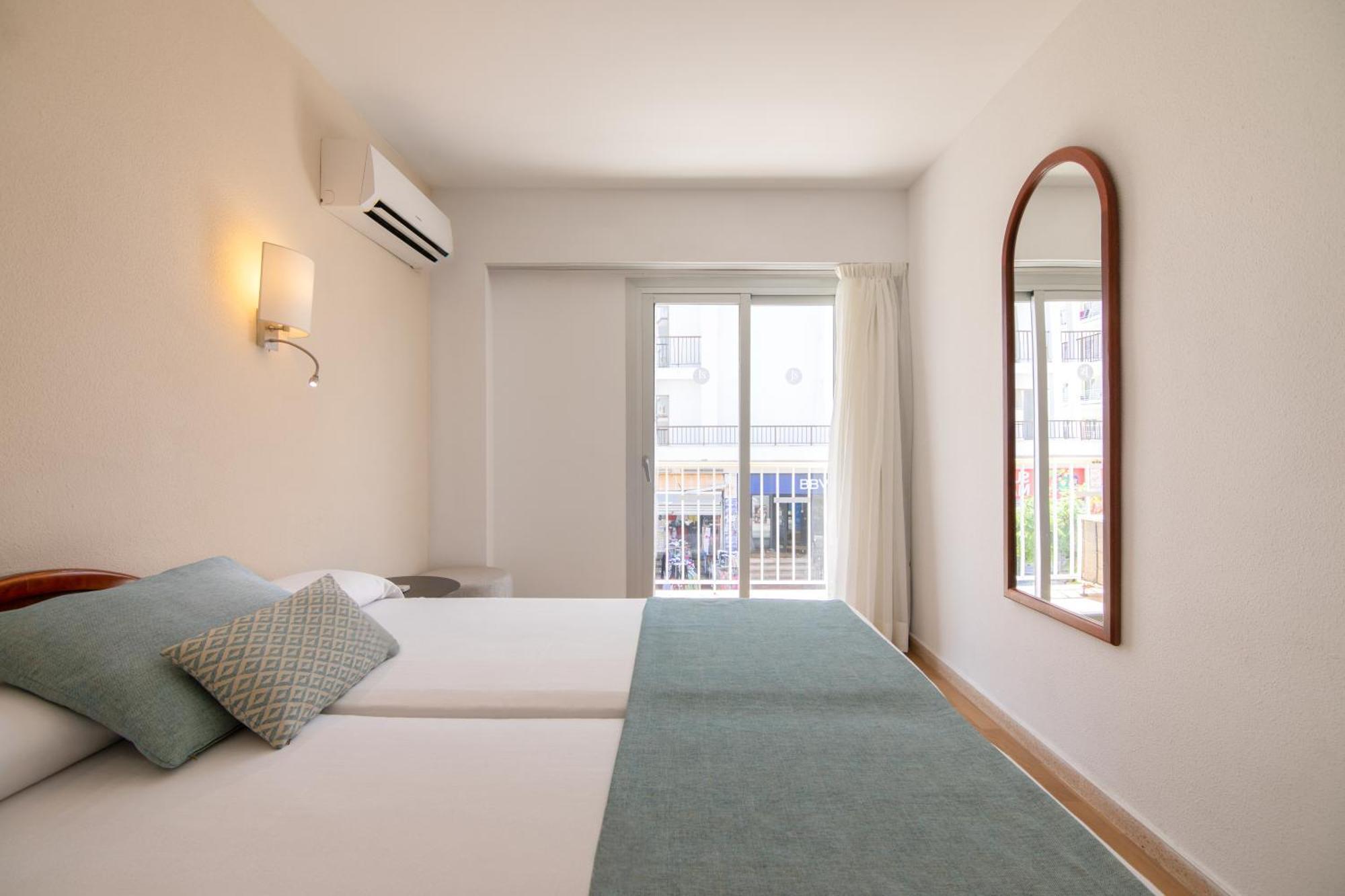 Double Room Living Room Balcony