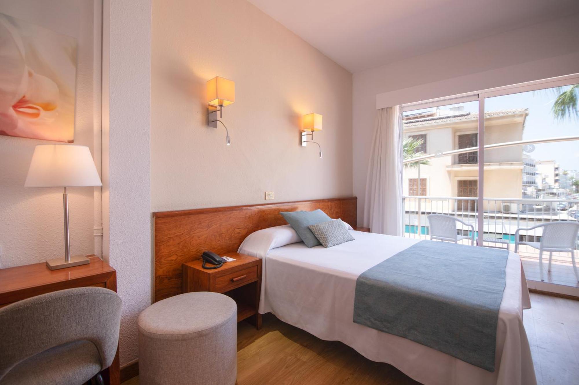Single Room Balcony